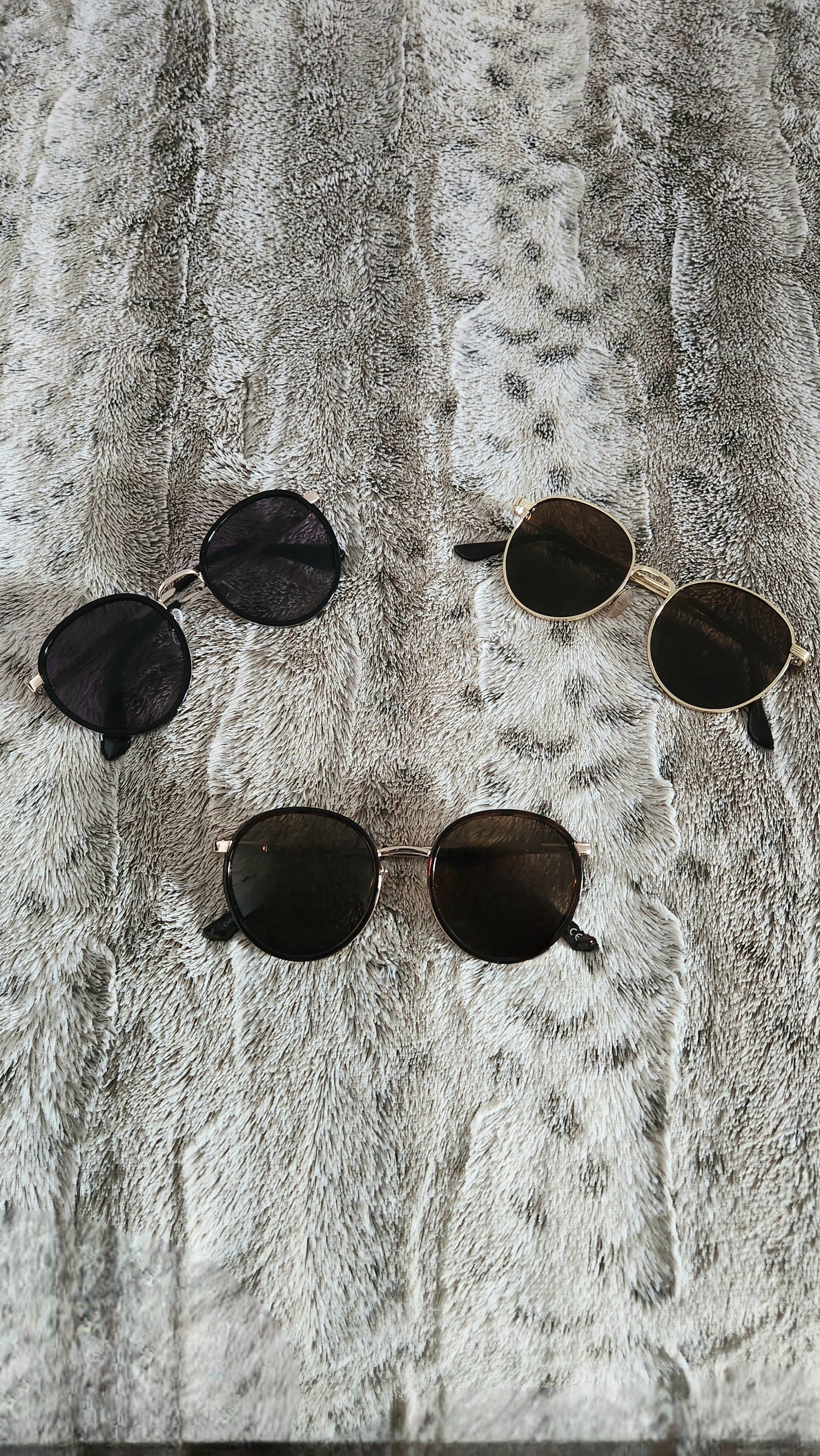 Round metal frame sunglasses, luv styling these with an elevated casual outfits

