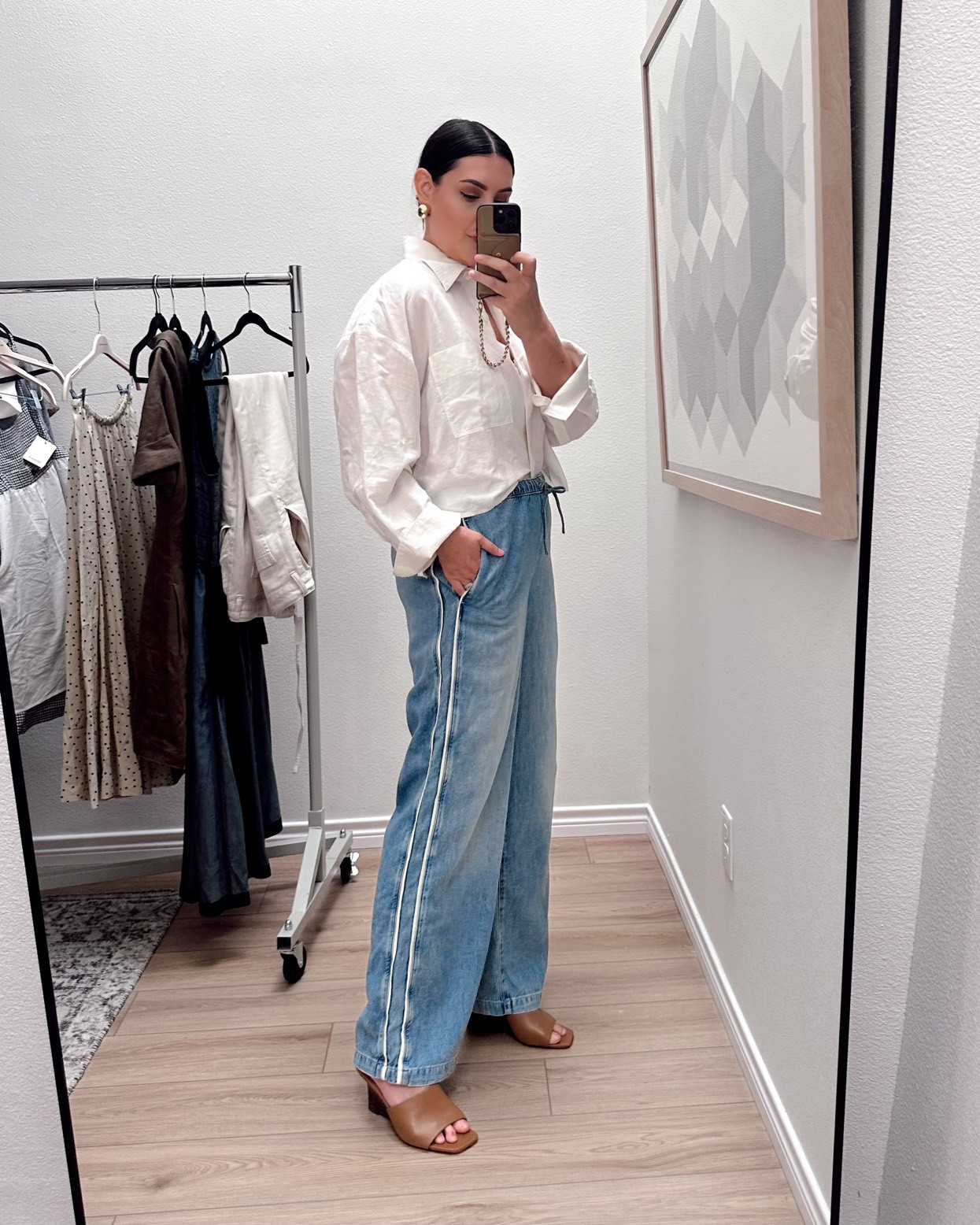 @Madewell is 25% off! 

I loved these jeans – they were unexpected which is why I think I’m drawn to them1 They fit differently than the white jeans shown before. These are a true drawstring waist, not just a belt. They run big and the lenght is really nice. This is the large and they’re a touch big for me BUT the medium was too tight across my hips for my liking. The sizing descrepency between the M and L was a lot in my opinion, but I’ll always choose looser over tighter. I liked the longer lenght on the L as well. TTS, but most fitted at the hips.

I'm in the large of the linen top, it runs oversized / relaxed.  

 