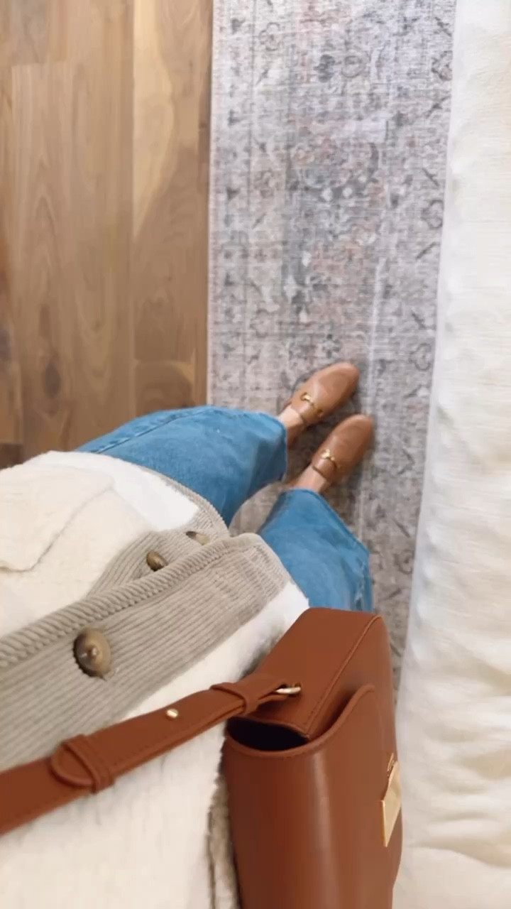 Obsessed with these shoes! They are such a good designer lookalike! 

Loverly Grey, Cyber Monday, cyber week, shoes, mules, fall shoes, winter shoes, Amazon, sale

#LTKSaleAlert #LTKShoeCrush #LTKCyberWeek