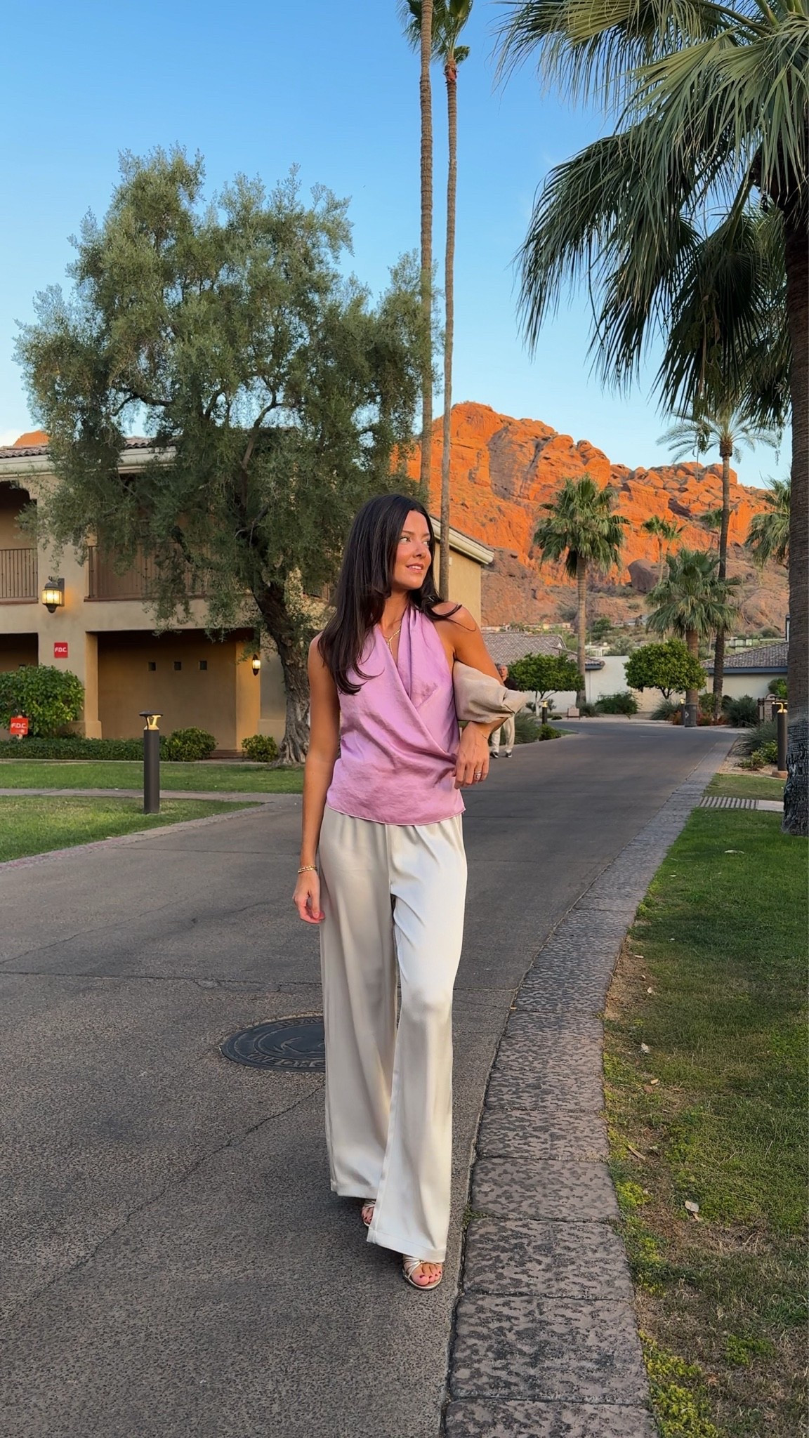 Dinner date outfit. I’m 5’7 wearing size small/2. The pants run a bit long, wearing with heels!