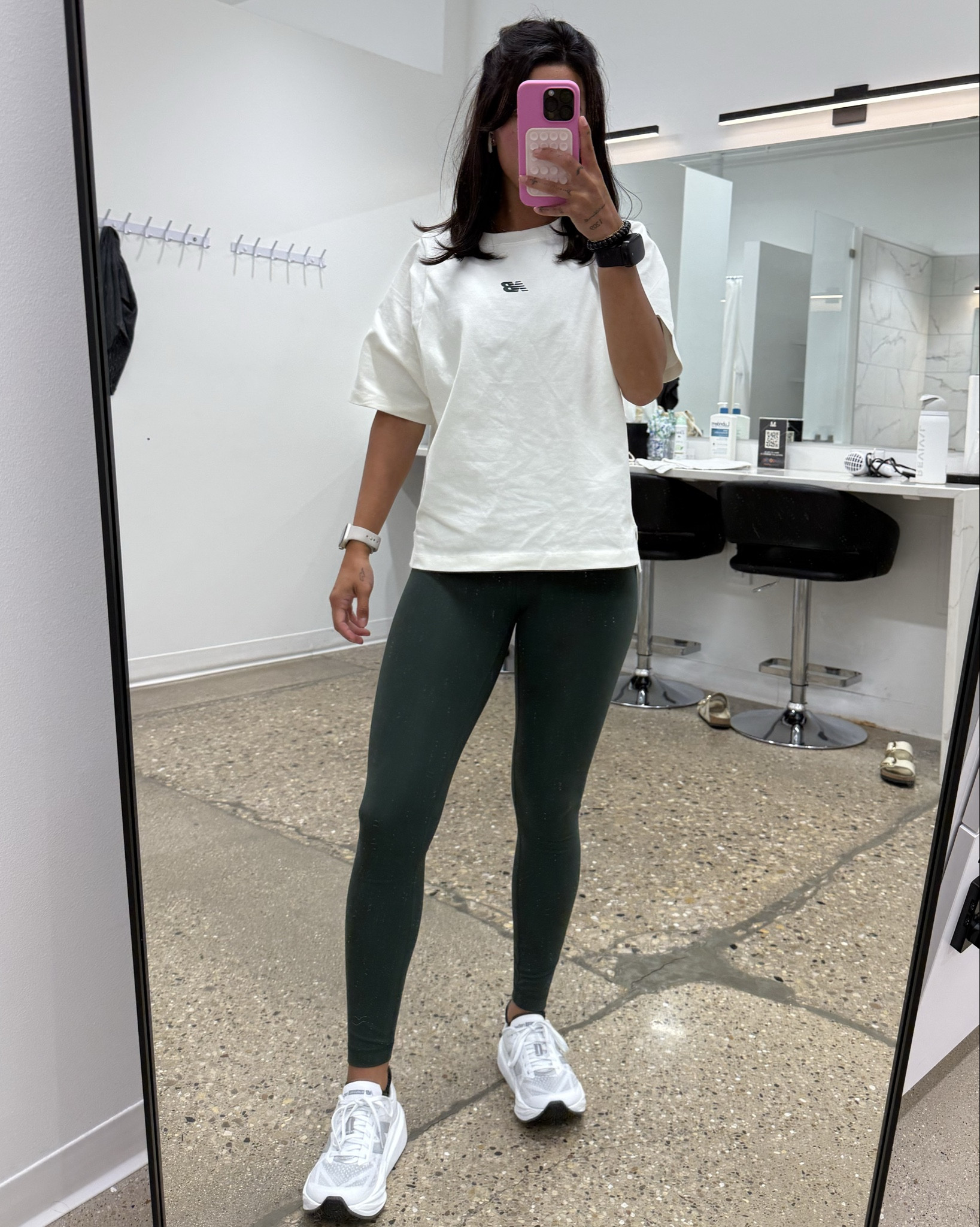 I absolutely love new balance anything but line my fuel cell rebels as these are the v5 and second pair. Not heavy as a shoe but enough to ground you in✨

#newbalance

#LTKActive #LTKTravel