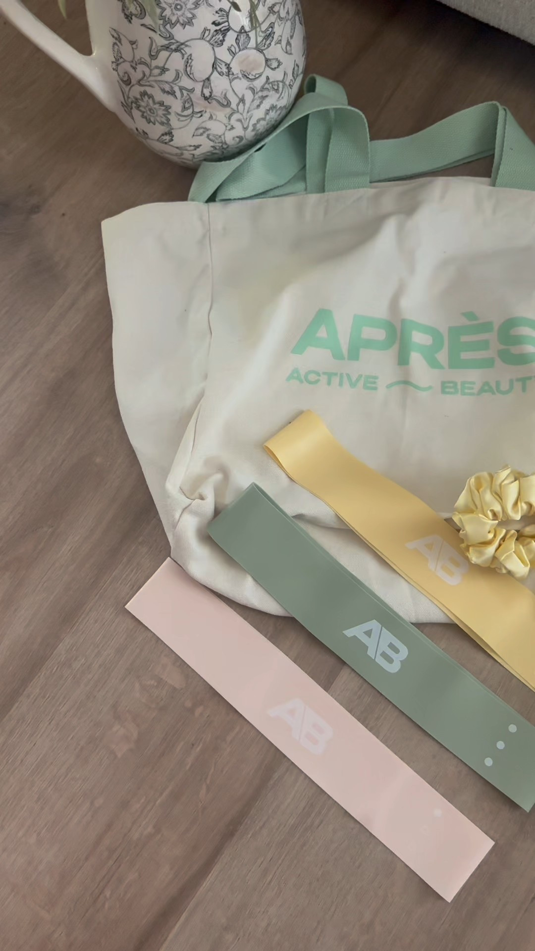 My clean beauty routine lately? Après Active Beauty 🤍 It’s the perfect blend of skincare + minimal glam—lightweight, glowy, and made to move with you. Linked everything I use for that fresh-faced, post-workout glow ✨

#LTKbeauty #LTKcleanbeauty #ApresActiveBeauty #CleanGirlAesthetic #GlowySkinRoutine #MinimalMakeup #EverydayBeauty #ad

#LTKActive #LTKFindsUnder100 #LTKBeauty