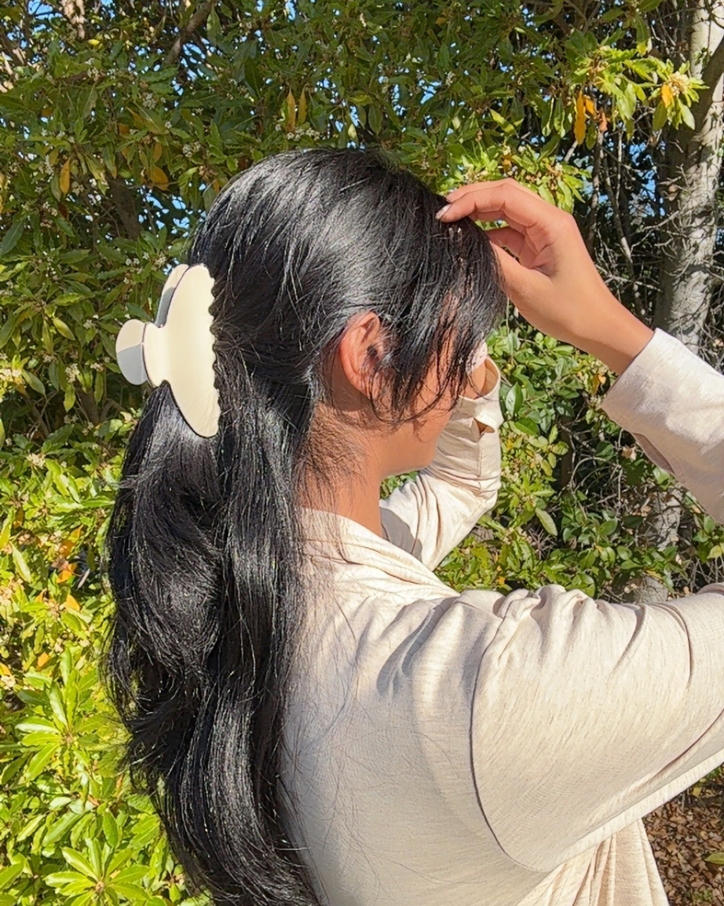 gifted by The Hair Edit 
The cutest accessory to put my fit together 
Comment “ClawClip” for link! 🔗 
Promo Code:HAIREDIT
@thehairedit #thehaireditcreator #thehairedit #pr #contentcreator #hair #accessories #summer #fit #explorepage #viral #trending #chic

#LTKStyleTip #LTKBeauty #LTKSeasonal