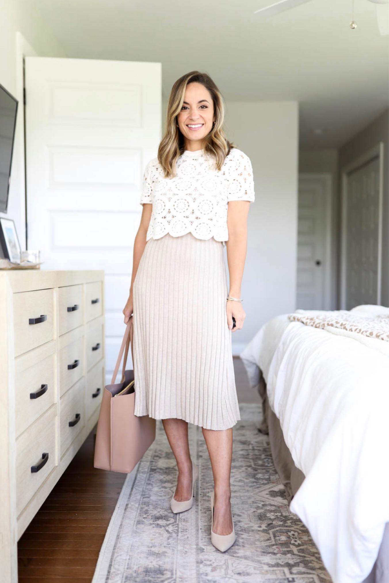 Capsule Series: Ways to Layer a Sleeveless Dress 

Dress: xs 
Sweater: xs 
Shoes: tts 

#LTKstyletip #LTKworkwear #LTKSeasonal