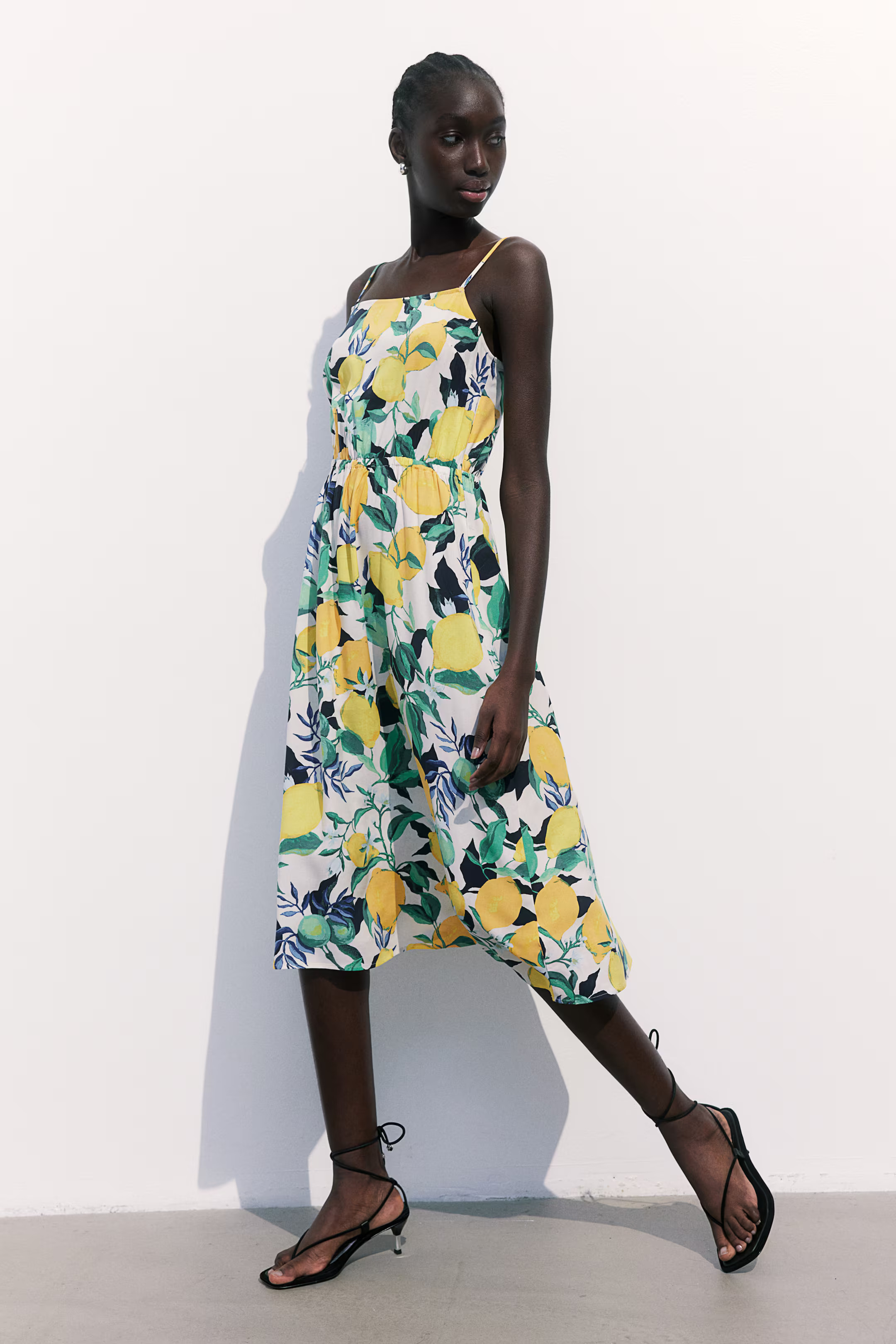 Trägerkleid aus Viskose - Ärmellos - Midi - Cremefarben/Zitrone - Ladies | H&M AT | H&M (DE, AT, CH, NL, FI)