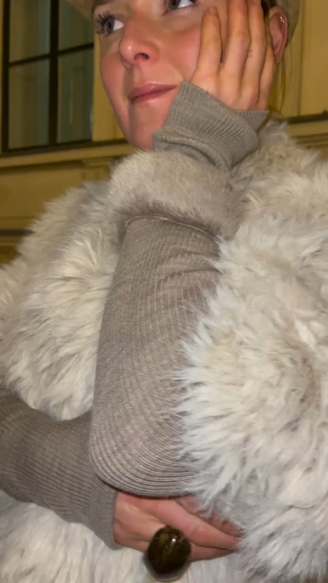 #lotd #ootd #coat #wintercoat #celine

Shop my look @ltk.europe @shop.ltk

Coat @andotherstories 
Pants @wardrobe.nyc 
Boots @celine 
Bag @bottegavenetaworld 
Hat @spatzhutdesignpassau