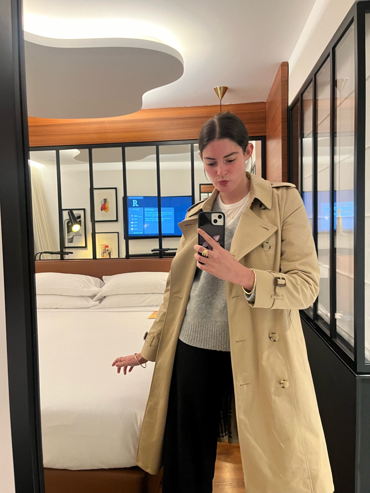 travel day fit check - comfy oversized v-neck sweater  

#LTKaustralia #LTKtravel