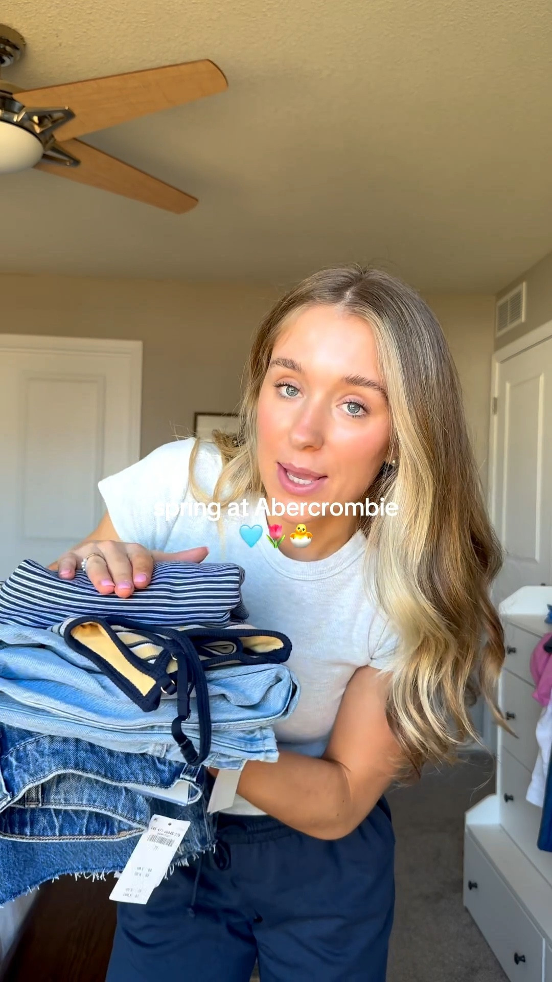 Dying!!!!! Tank is Xs, jeans are 24, shorts are 25 (the definitely run smaller than the jeans), crewneck is small! 