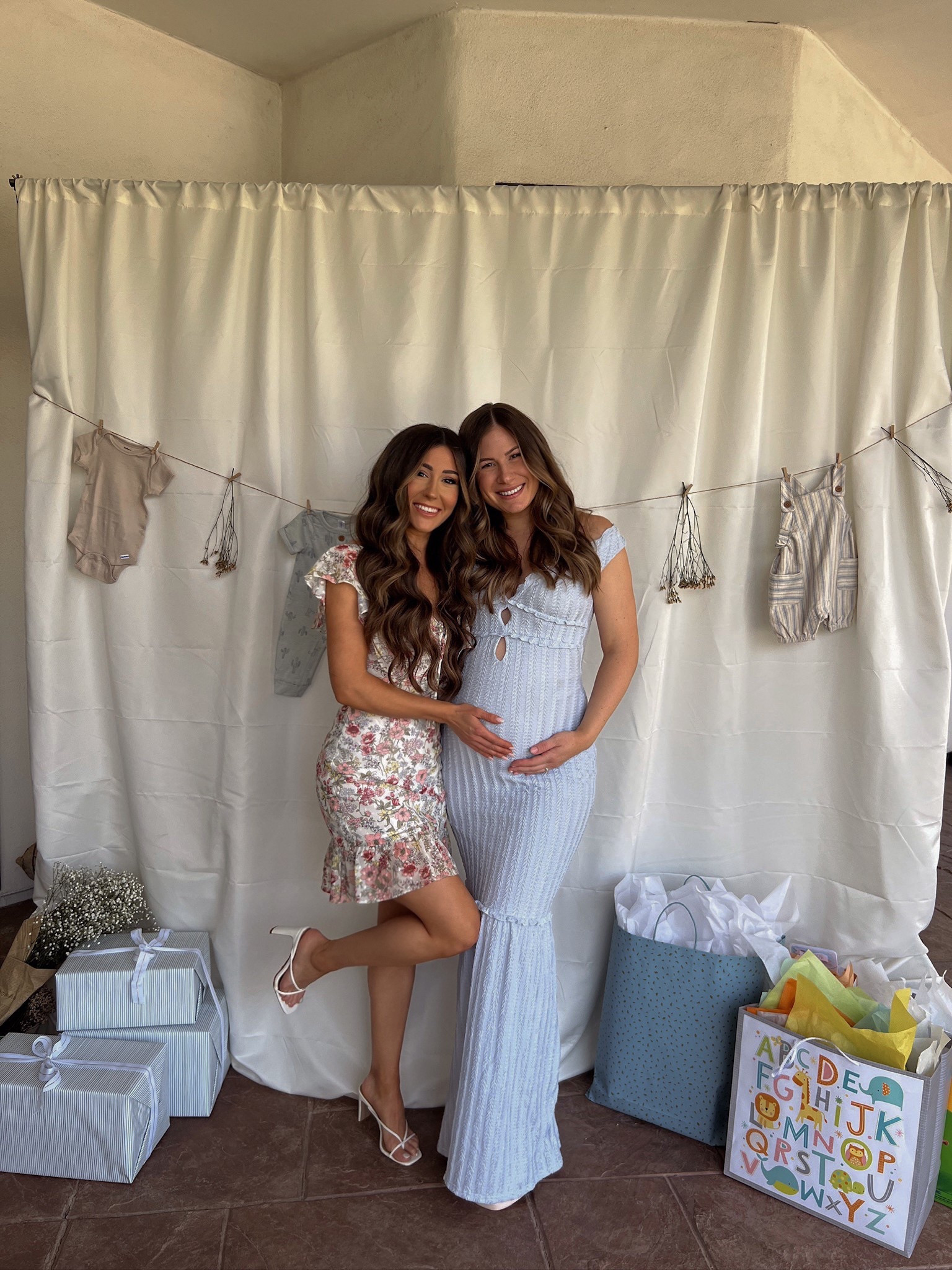 Cutie little spring floral dress, perfect for any spring occasions🌸
Runs a little small, I’m wearing an xs! 




#LTKForyou #LTKWomensfashion #LTKSpringstlye #LTKFashion #womensdresses #springdress #floraldress #babyshowerdress #easterdress #womensdress #dresses #fashioninspo #springfashion #womensspringdress #springdressideas 

#LTKShoeCrush #LTKStyleTip #LTKFindsUnder100