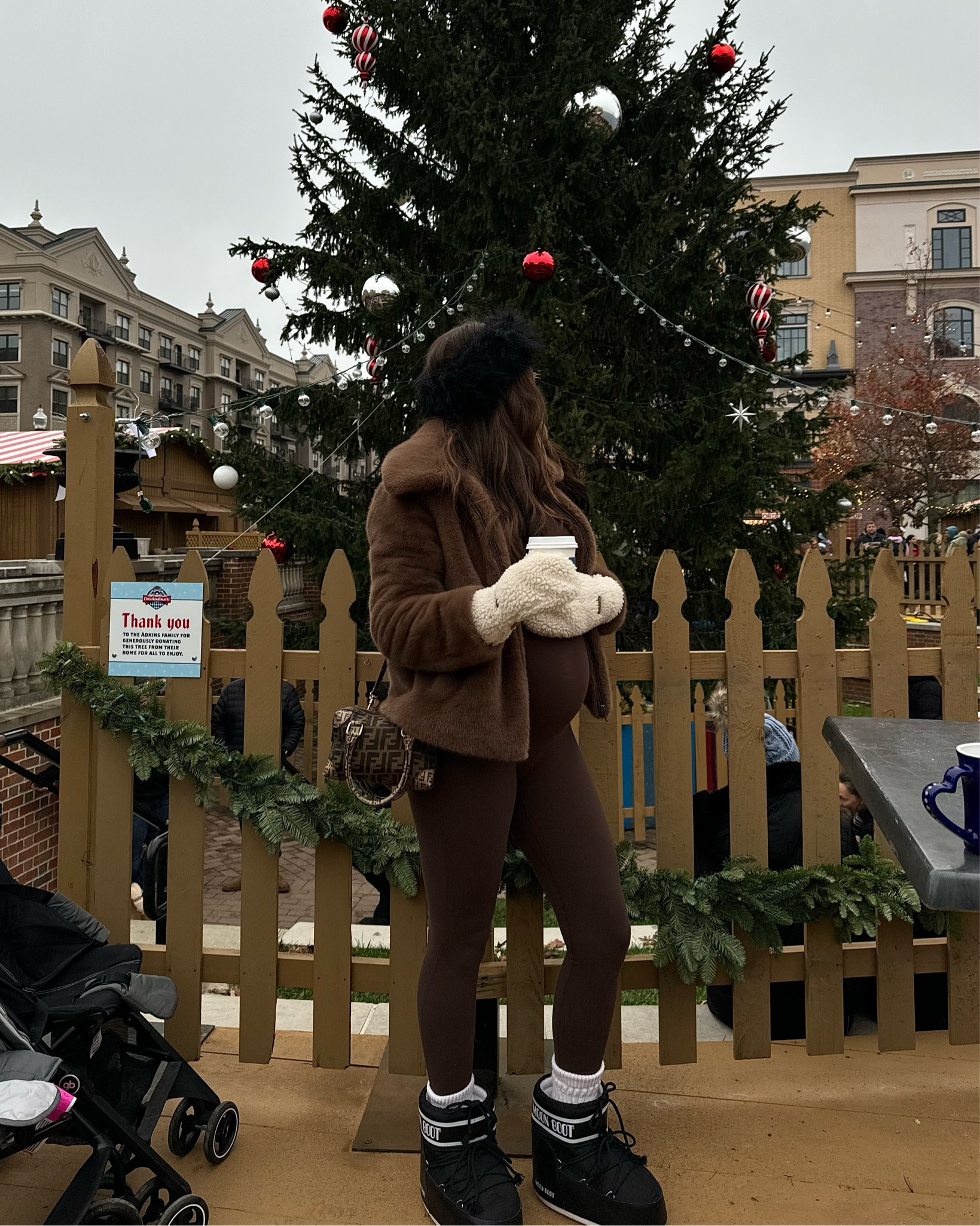 Winter outfit, bump friendly, moon boots, neutral style, cozy winter outfit 

#LTKBump #LTKHoliday #LTKSeasonal