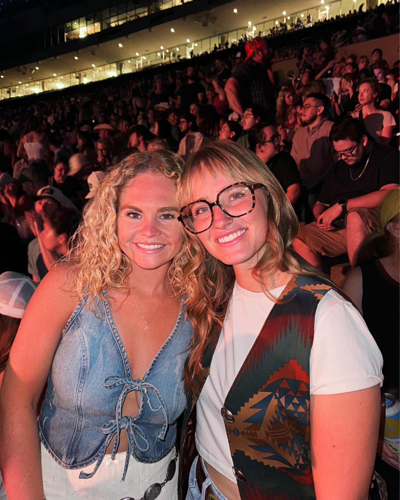 Tyler Childer’s Outfit

Target Denim Top, Tilly’s Maxi Skirt, Boot Barn Belt



#LTKStyleTip #LTKU #LTKSeasonal