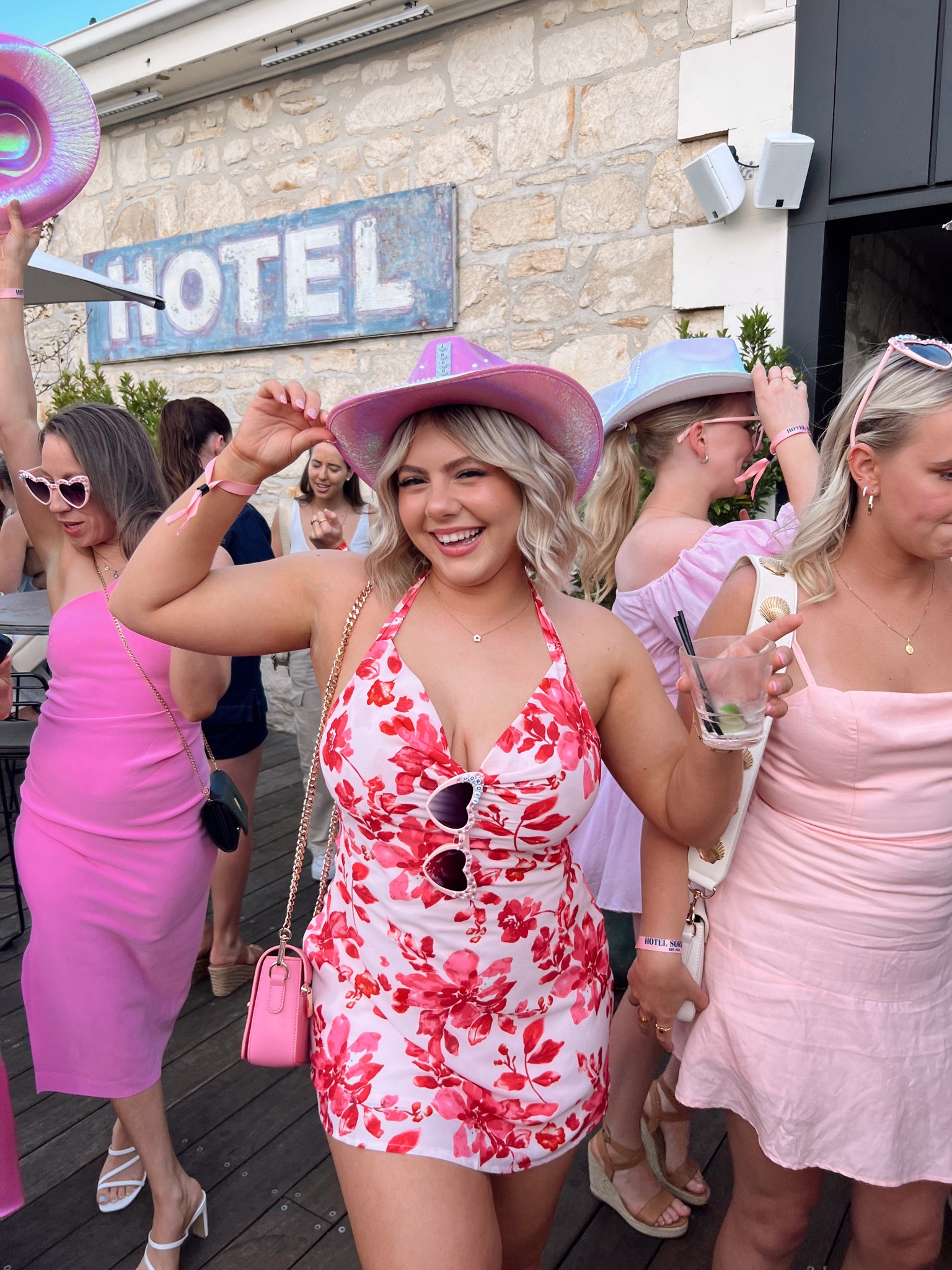 The perfect hens party dress! Wearing a size small 