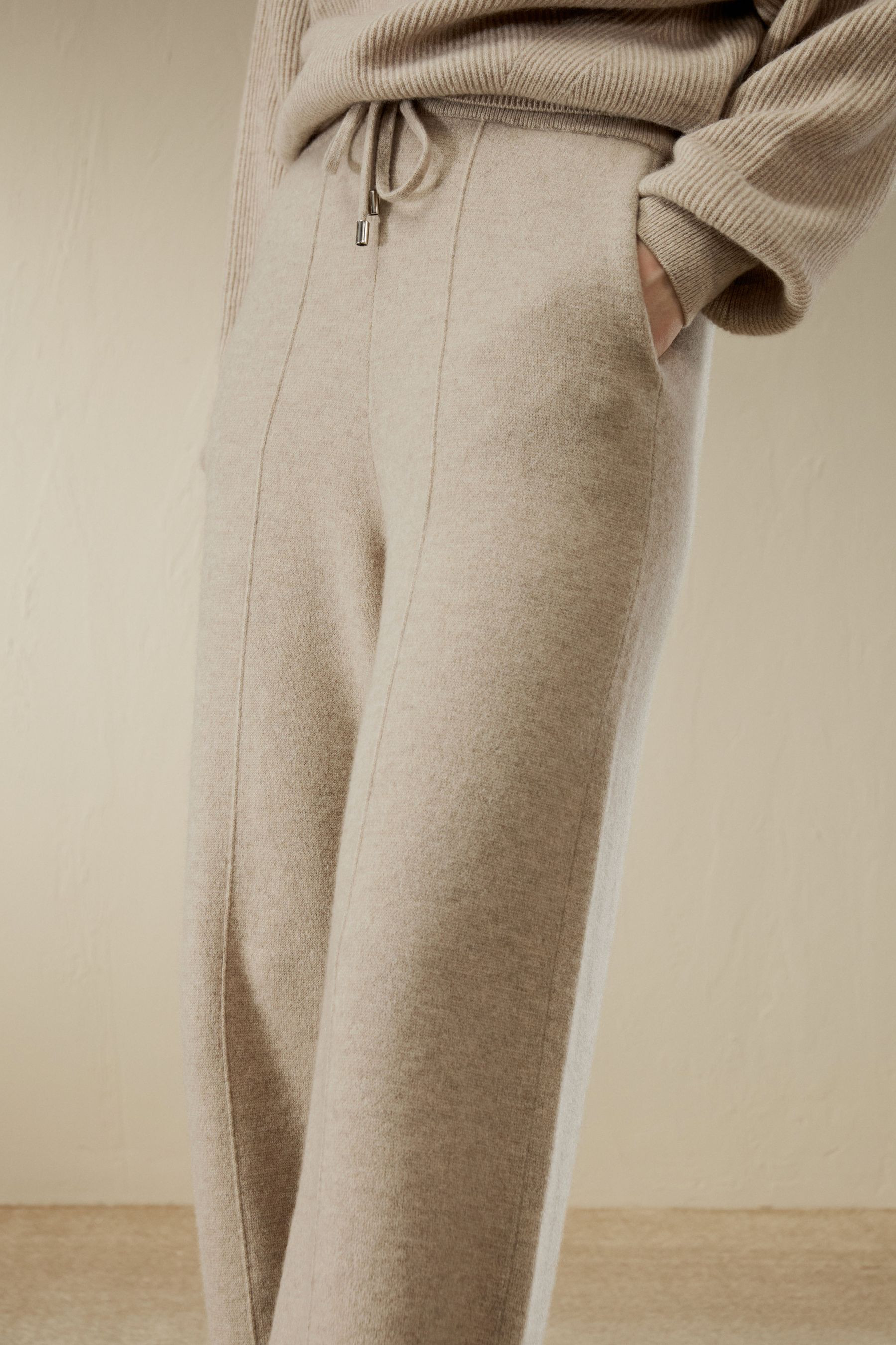Fluid Cashmere Sweatpants | LILYSILK
