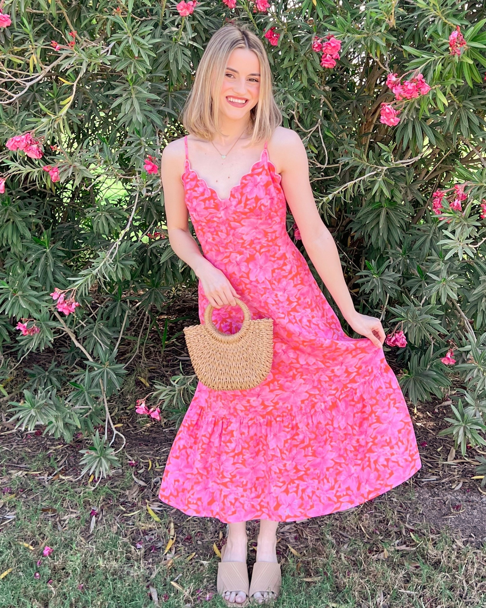 spring outfit 🩷
dress: size small (use code “gamez15”)
mules: size 6.5

#LTKSeasonal #LTKootd #LTKTravel
