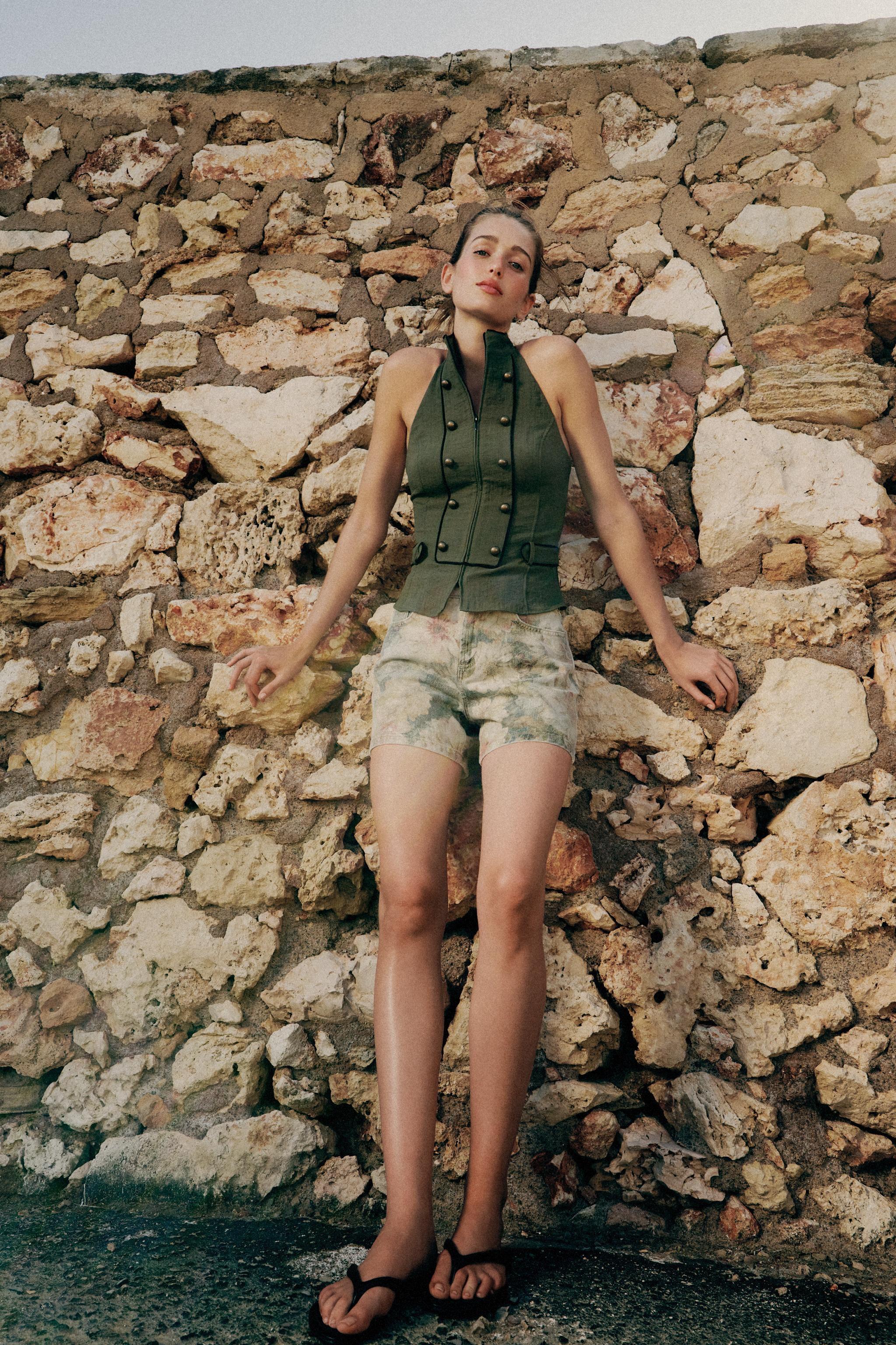Z1975 MID-RISE FLORAL PRINT SHORTS | Zara US