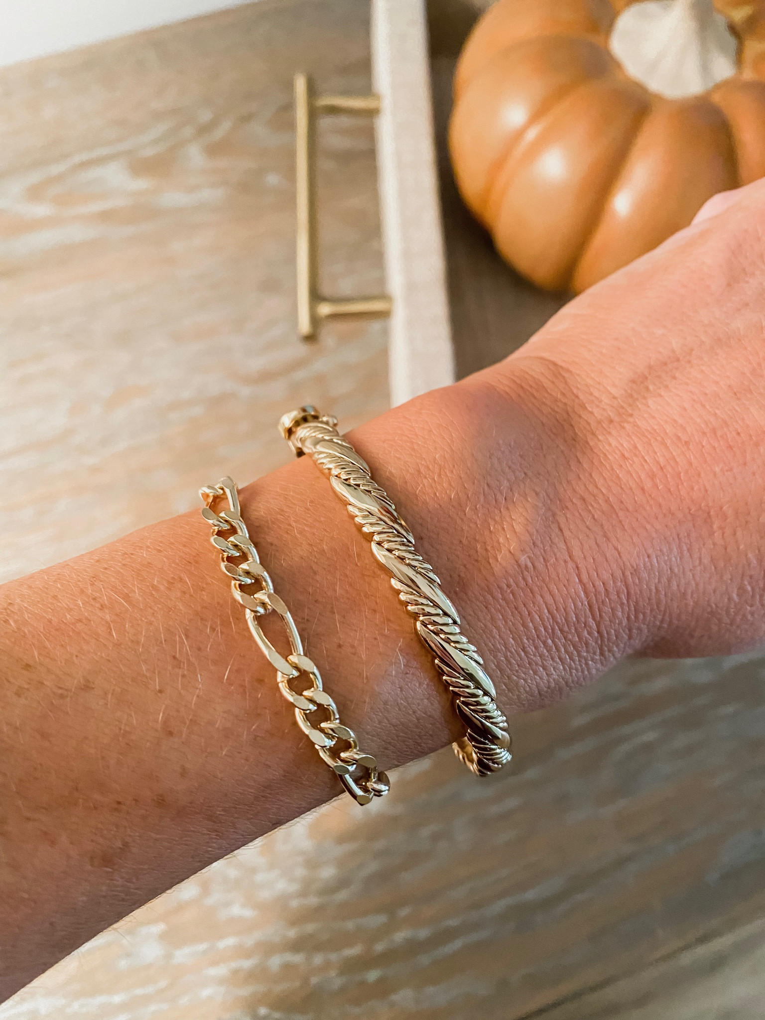 Miranda Frye Charlie cuff bracelet. Miranda Frye Adley bracelet. New Fall collection. Bracelet stack. @mirandafrye
Use discount code: TWOPEASINABLOG 