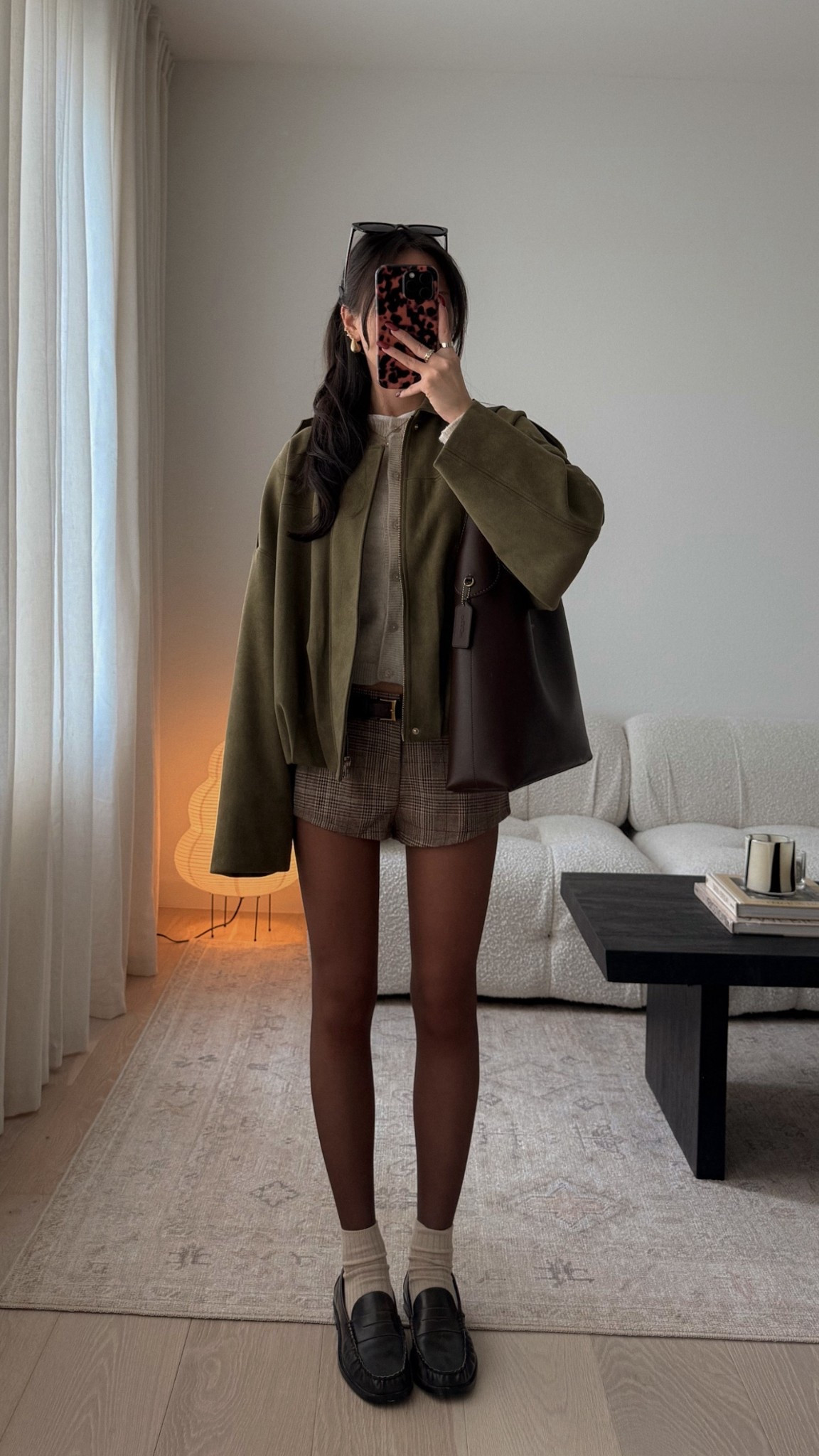 jacket is size S
white tee is size xxs
cardigan is size xxs (exact color is not available anymore - linked other colors)
shorts are size XS
belt is brandy melville, tights are color mocha
loafers are old bershka!


#LTKootd