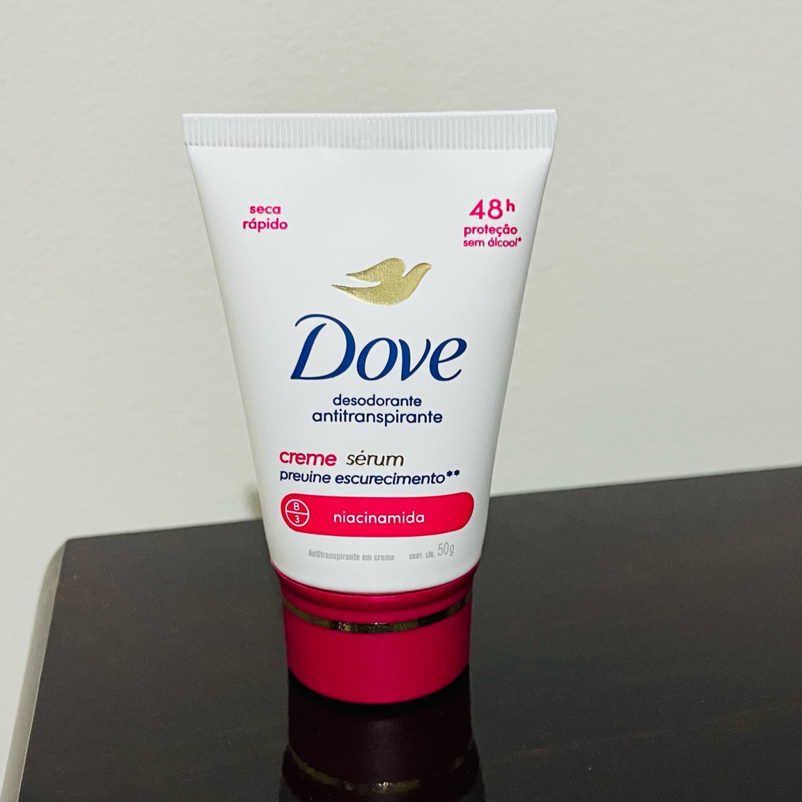 Dove desodorante creme serum, que une a hidratação do creme e a leveza do serum, deixando a pele da axila suave e hidratada.

A niacinamida presente na composição previne o escurecimento da pele da axila. 

#LTKbeleza #LTKbrasil