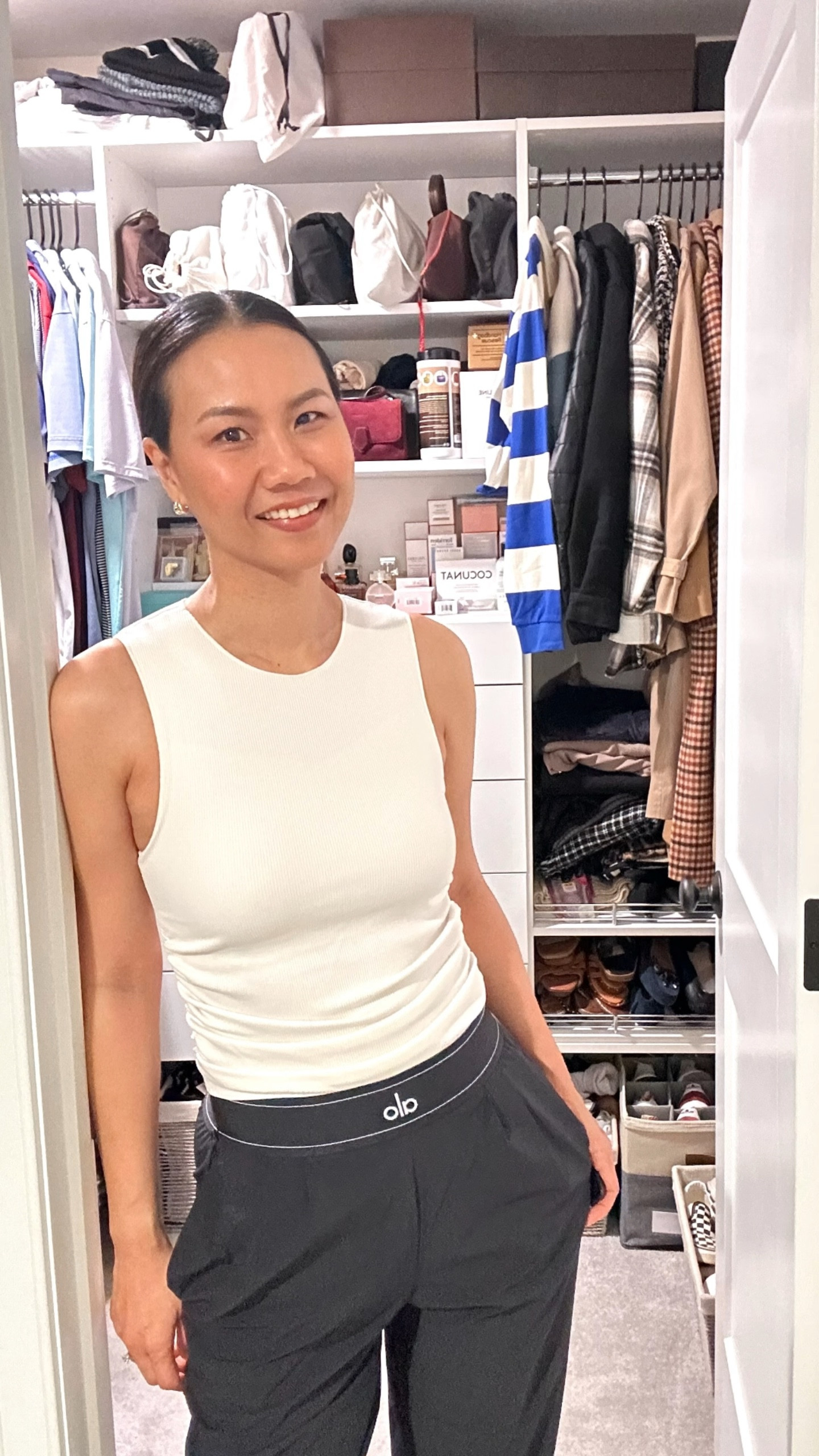 “Neutral tones. Strong energy.”
Head-to-toe in @alo and loving the way this fit moves with me. Simplicity is a style statement.

Save this post for your next ‘don’t know what to wear’ day.

#AloYoga #ClosetGoals #OOTD #AthleisureVibes #CleanStyle #MinimalLook #RinStyle #SelfCareInStyle

#LTKOver40 #LTKStyleTip