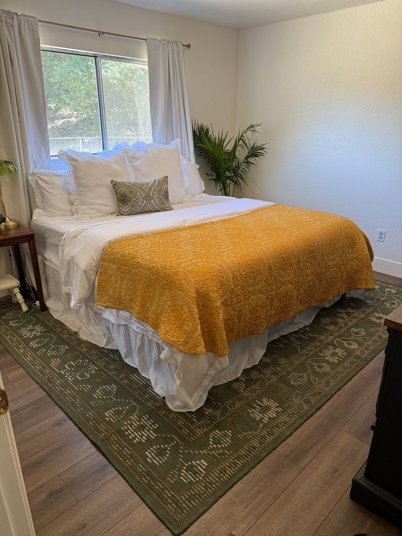 the comfiest new bedding to match our new rug for mom & dad’s grown up bedroom ☁️💫 

#LTKHome