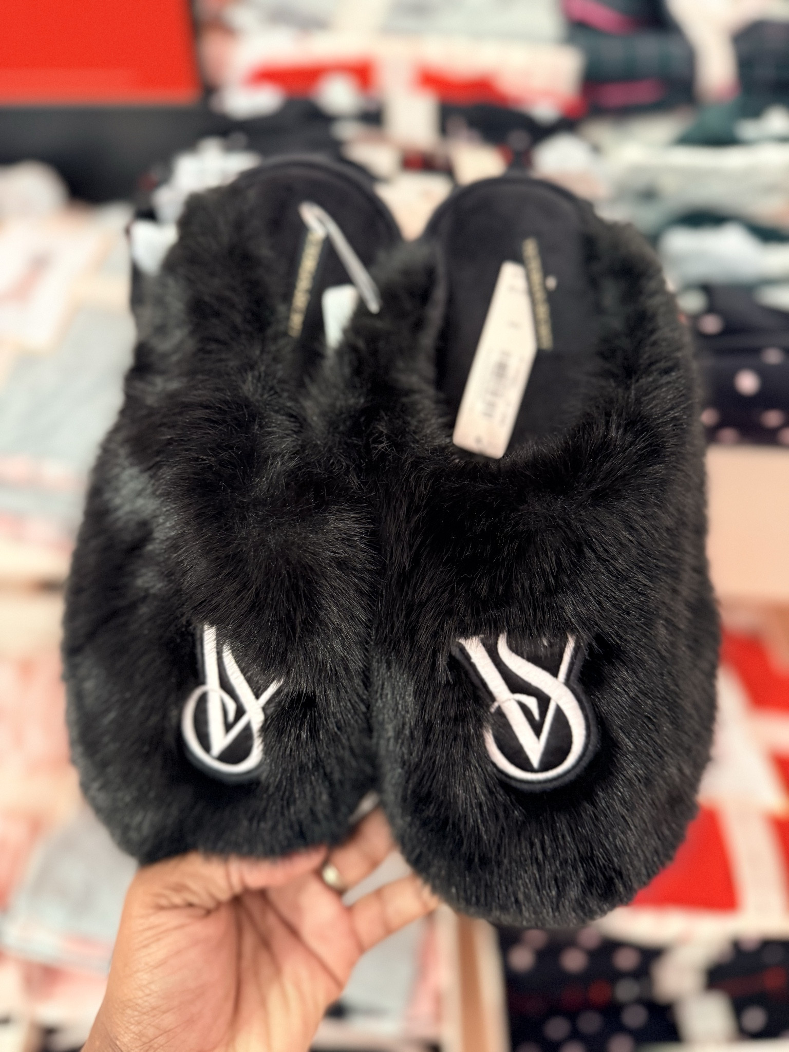 The cutest slippers for the holidays — cozy, fluffy, and honestly the perfect Christmas gifts 🎄✨
From festive prints to soft winter neutrals, I linked all my favorite pairs on LTK so you can grab the cutest styles for yourself or check a few people off your gift list!

#holidayslippers #christmasgifts #cozyseason #LTKholiday #LTKhome #LTKfinds #LTKsale #shoppingfavorites #onlineshopping #giftideas #ShoppingWithPriiincesss #Atlantamom #Atlantabloggers #Atlantablogger #AtlantaCreator #Atlantacontentcreators #Atlantacontentcreator

#LTKSaleAlert #LTKGiftGuide #LTKHoliday