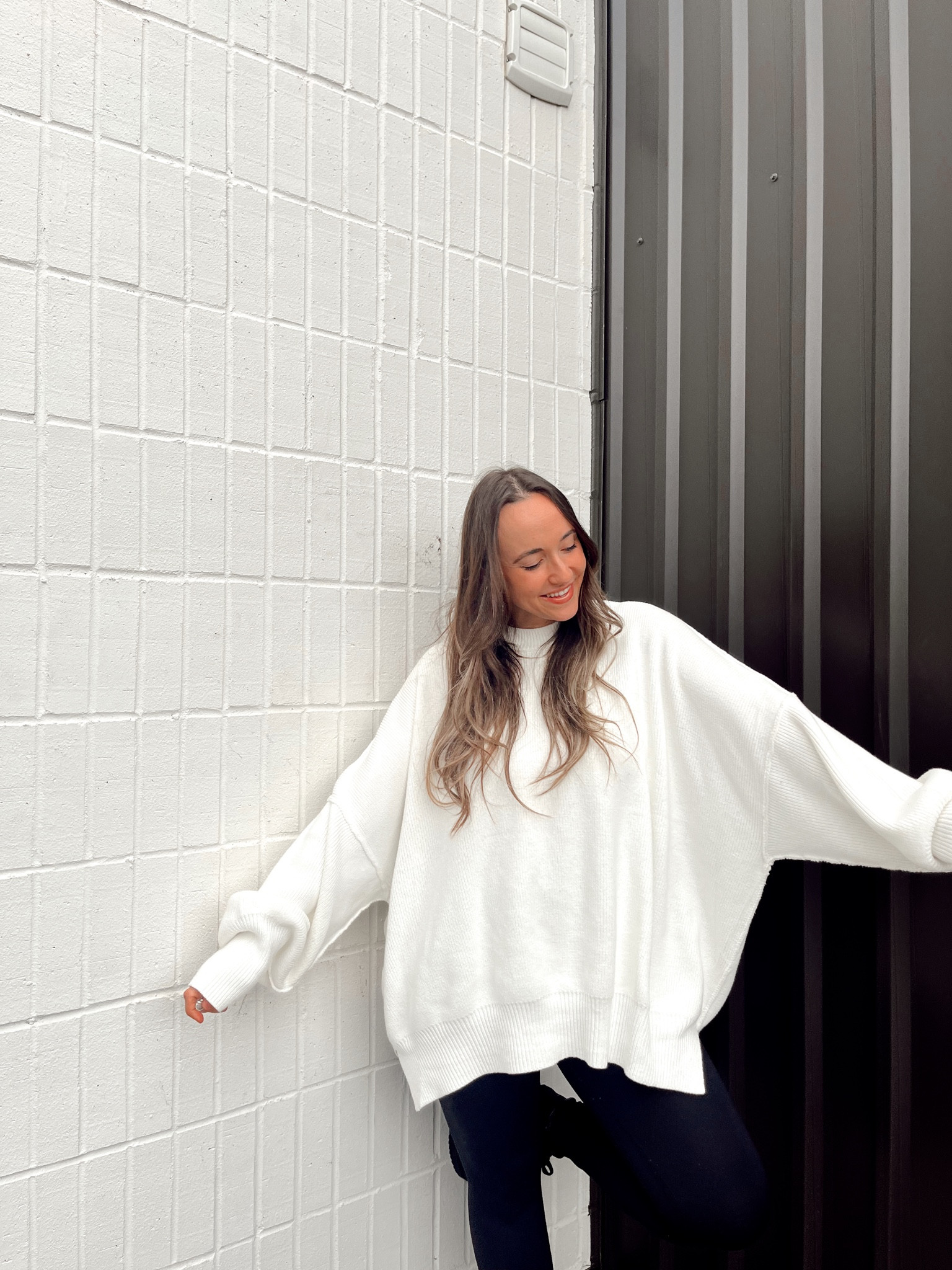Oversized white soft sweater #freepeople #sweaterweather

#LTKSeasonal #LTKworkwear