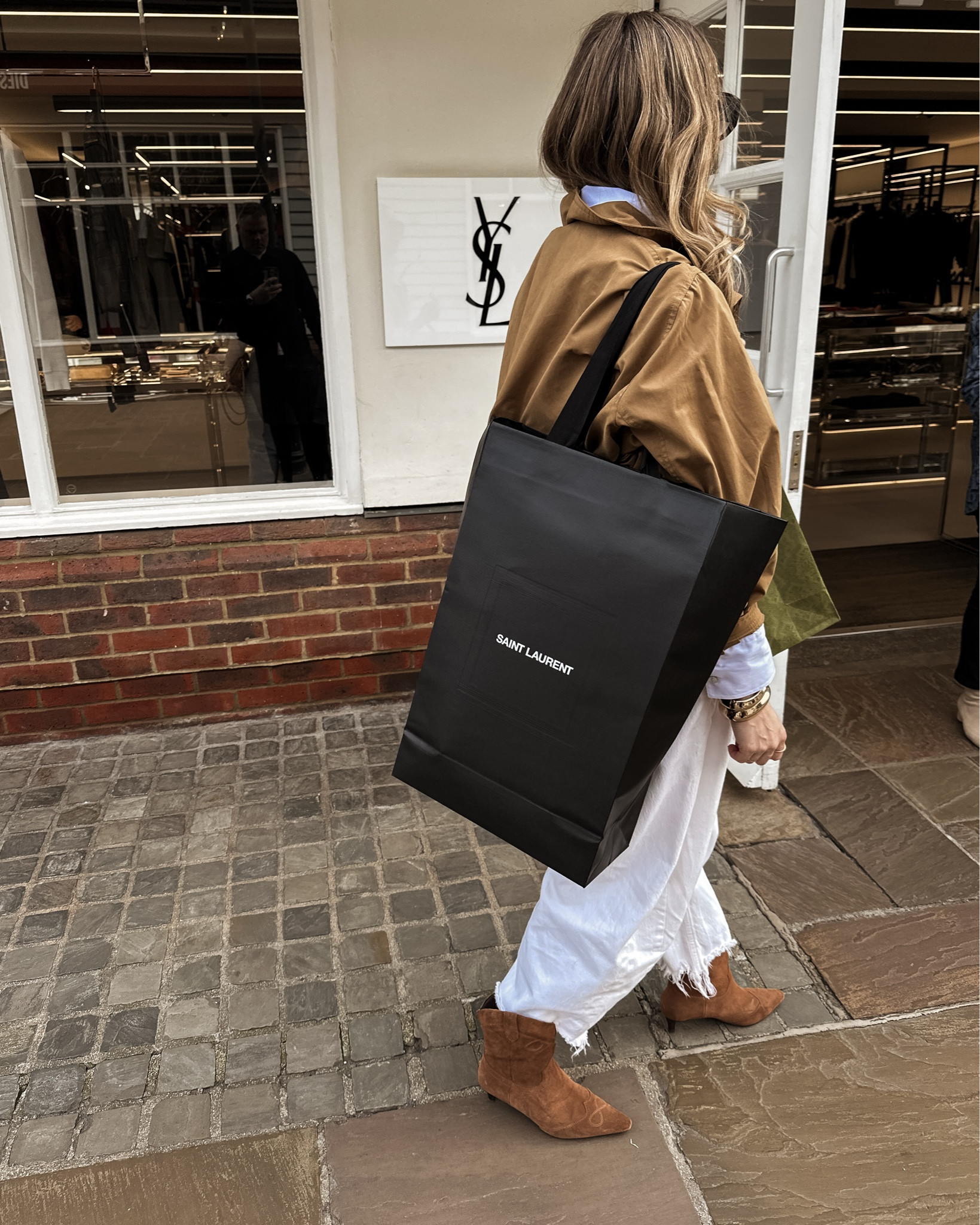 White & Tan 🤍🤎
wearing
COH horseshoe jeans in size 26
Zara shirt size Medium
Zara jacket size large (recommended upsizing for slouchy fit)


#LTKAprilSpotlight #LTKuk #LTKspring