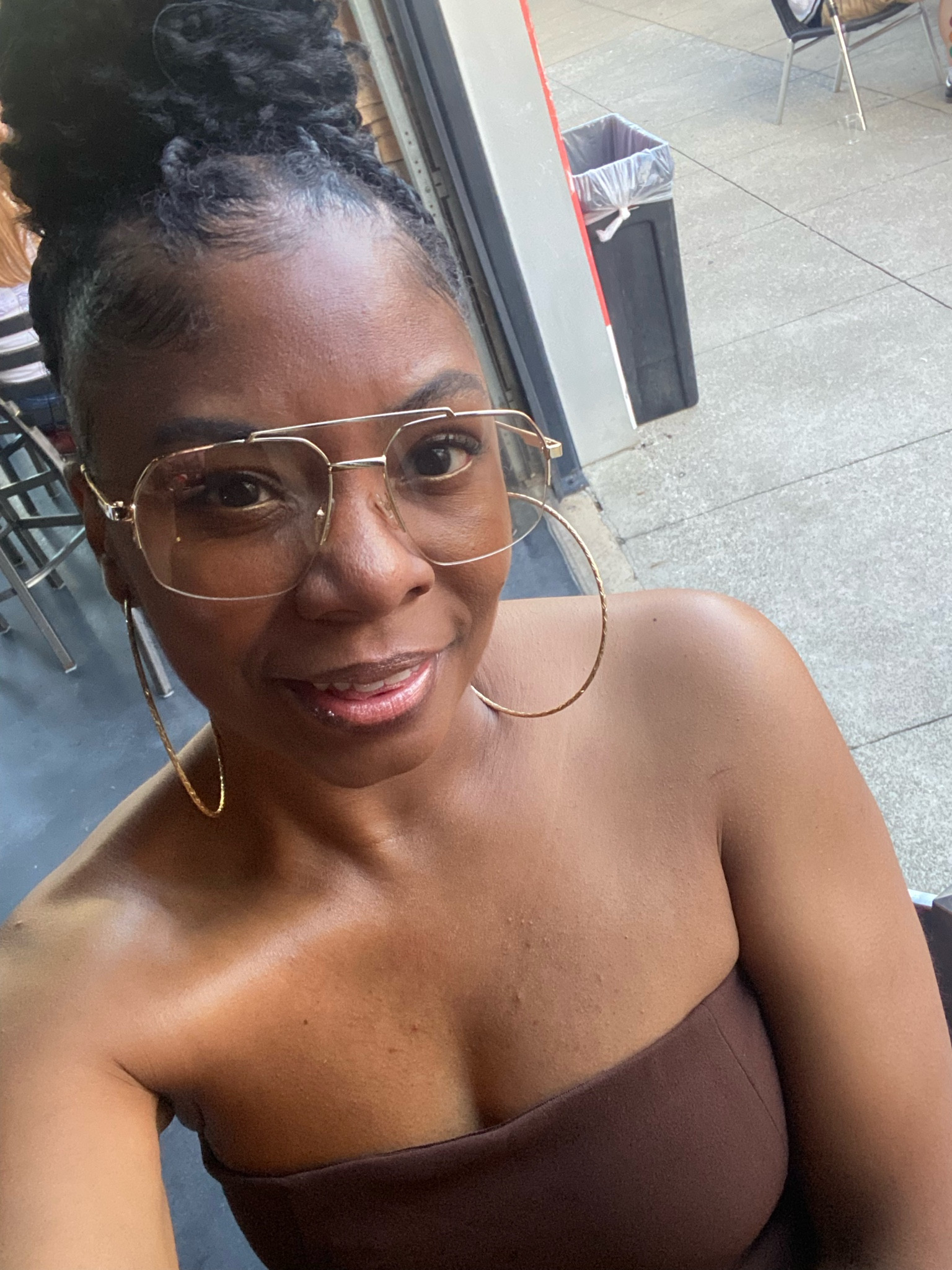 Sunglasses and the perfect lip combo 

#LTKSeasonal #LTKBeauty