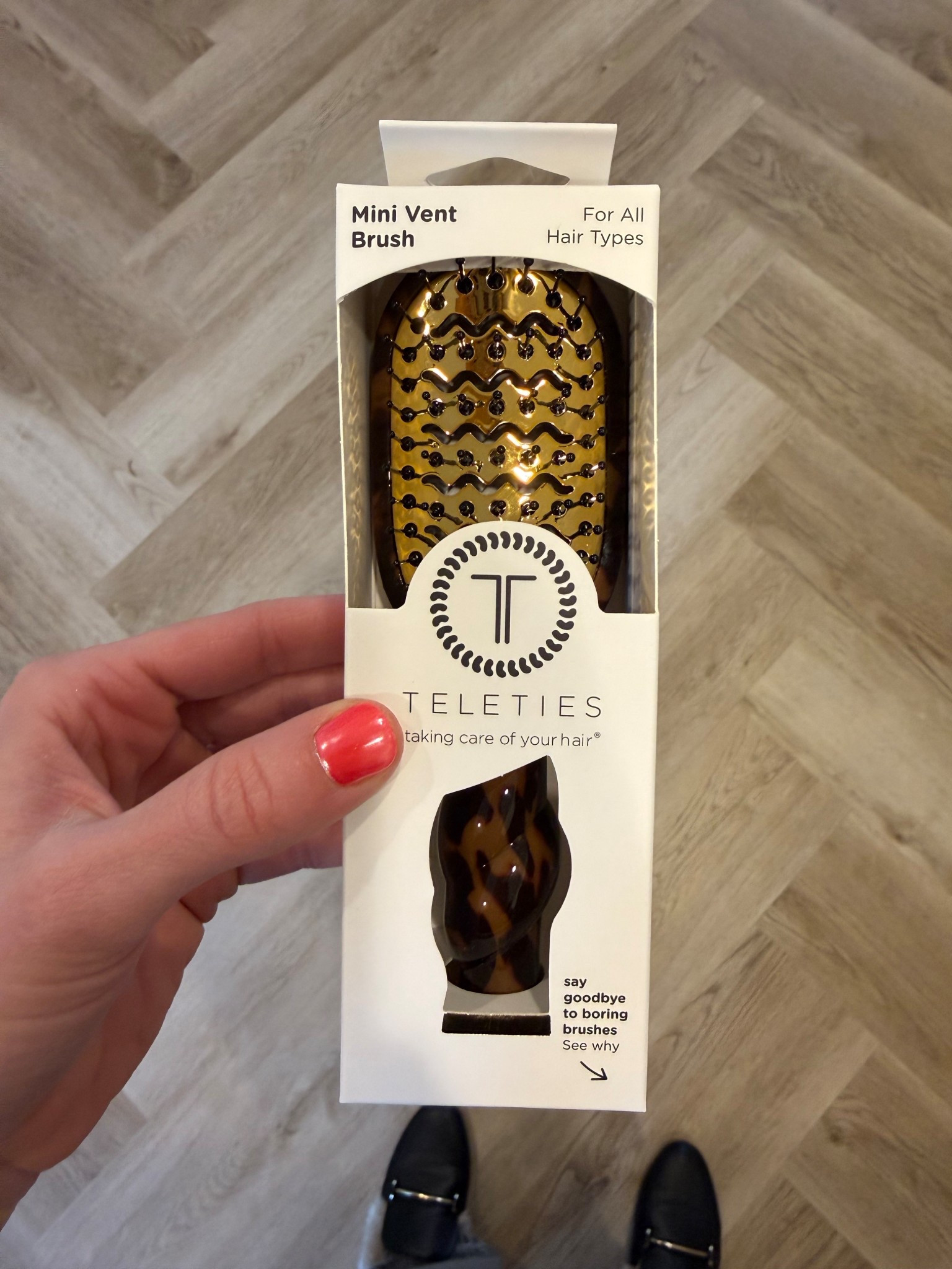 Who doesn’t love a mini?! Mini @Teleties brushes are now available ✨

#LTKdayinmylife #LTKBeauty #LTKmorningroutine