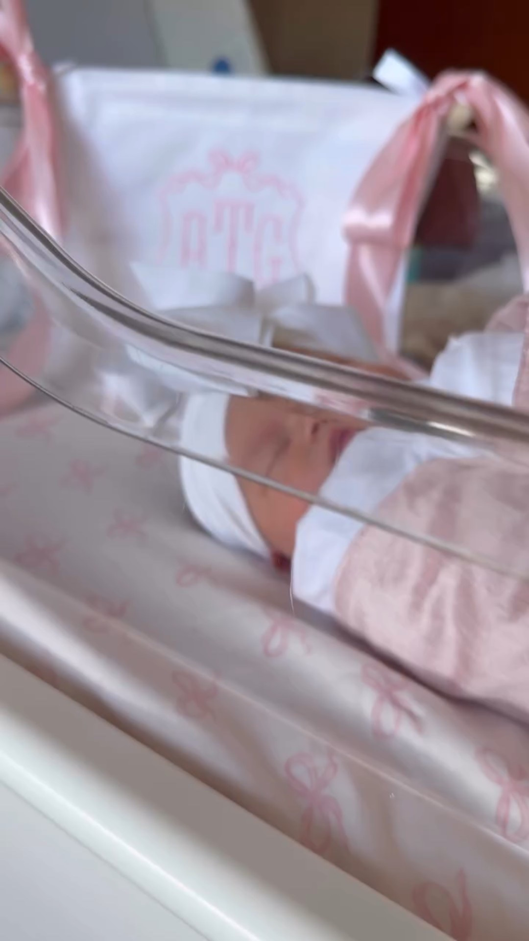 7.24.25 Avery Grace Temme 🎀 We are so in love and soaking in all the newborn snuggles💕 

#newbornannouncement #newbornbabygirl #newbornsnuggles #newbornoutfit