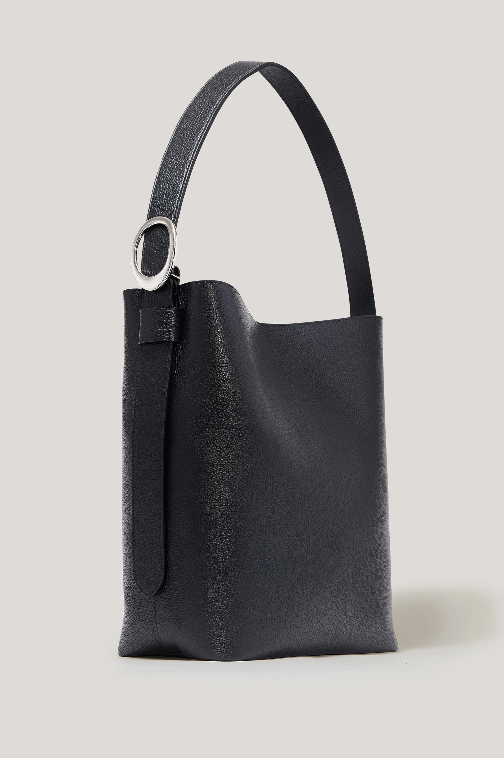 Black Pebble | Rails