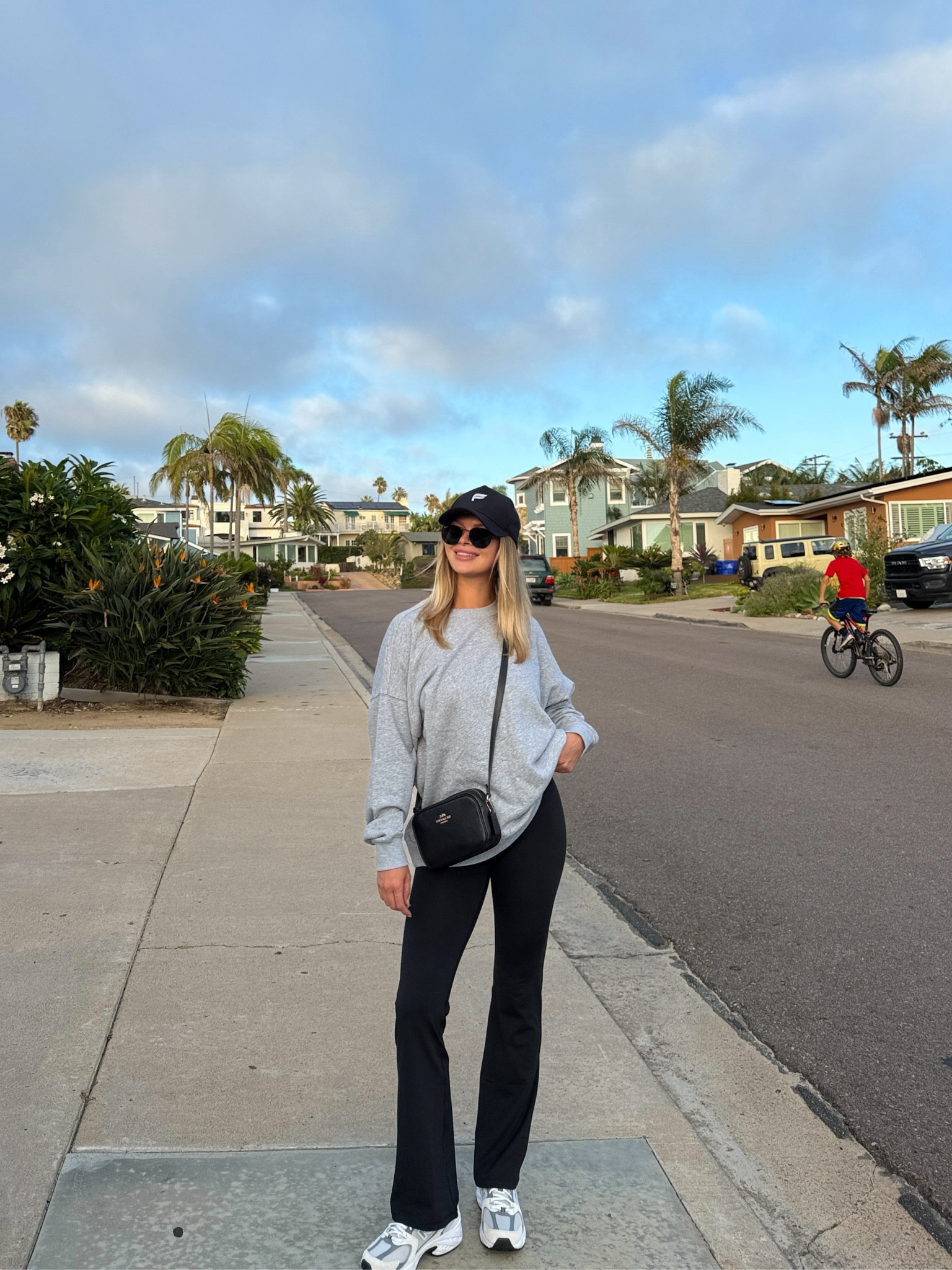 Fabletics fit 🩶

#LTKActive #LTKFallSale #LTKFindsUnder100