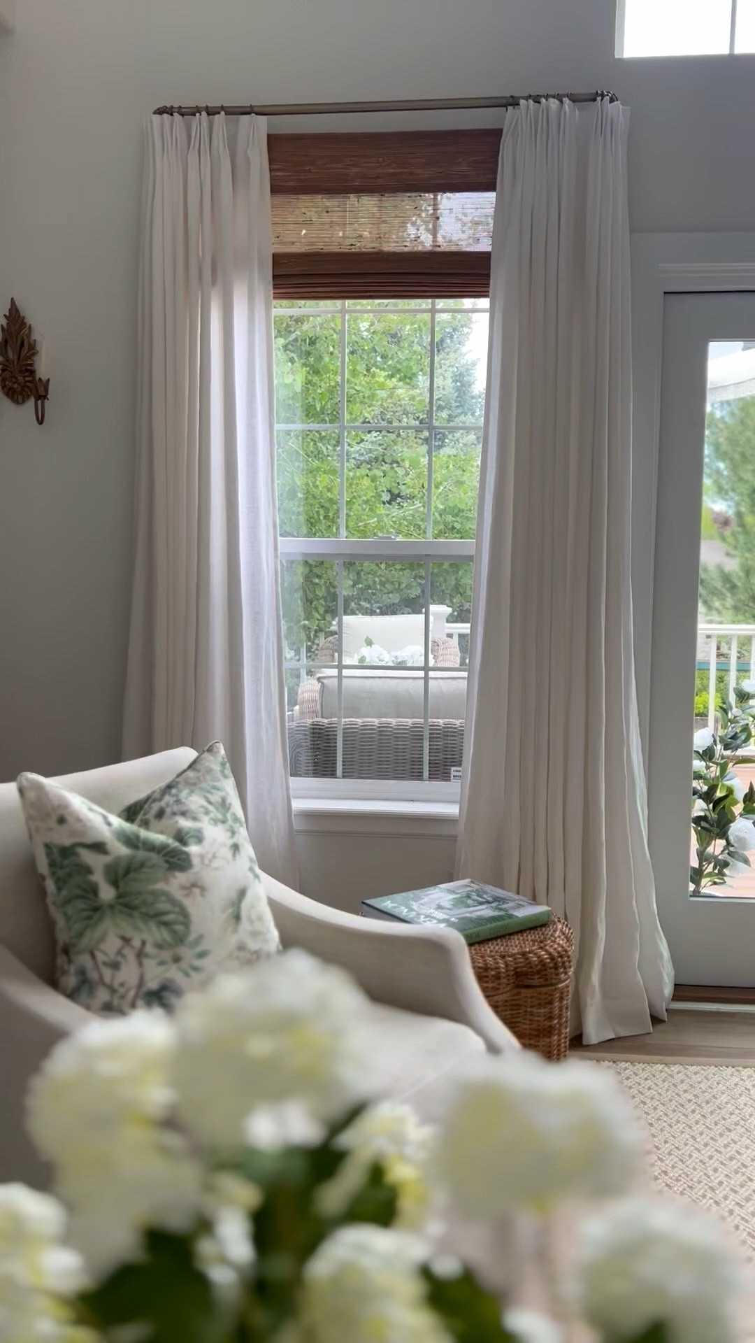 Love these linen drapes with the tailored pinch pleat 😍 woven wood shades provide the perfect contrast!

#LTKHome