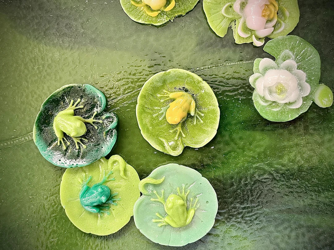Fused Glass Frogs and Waterlily Flowers, Lilypad Accents, Handmade Glass Art - Etsy | Etsy (US)