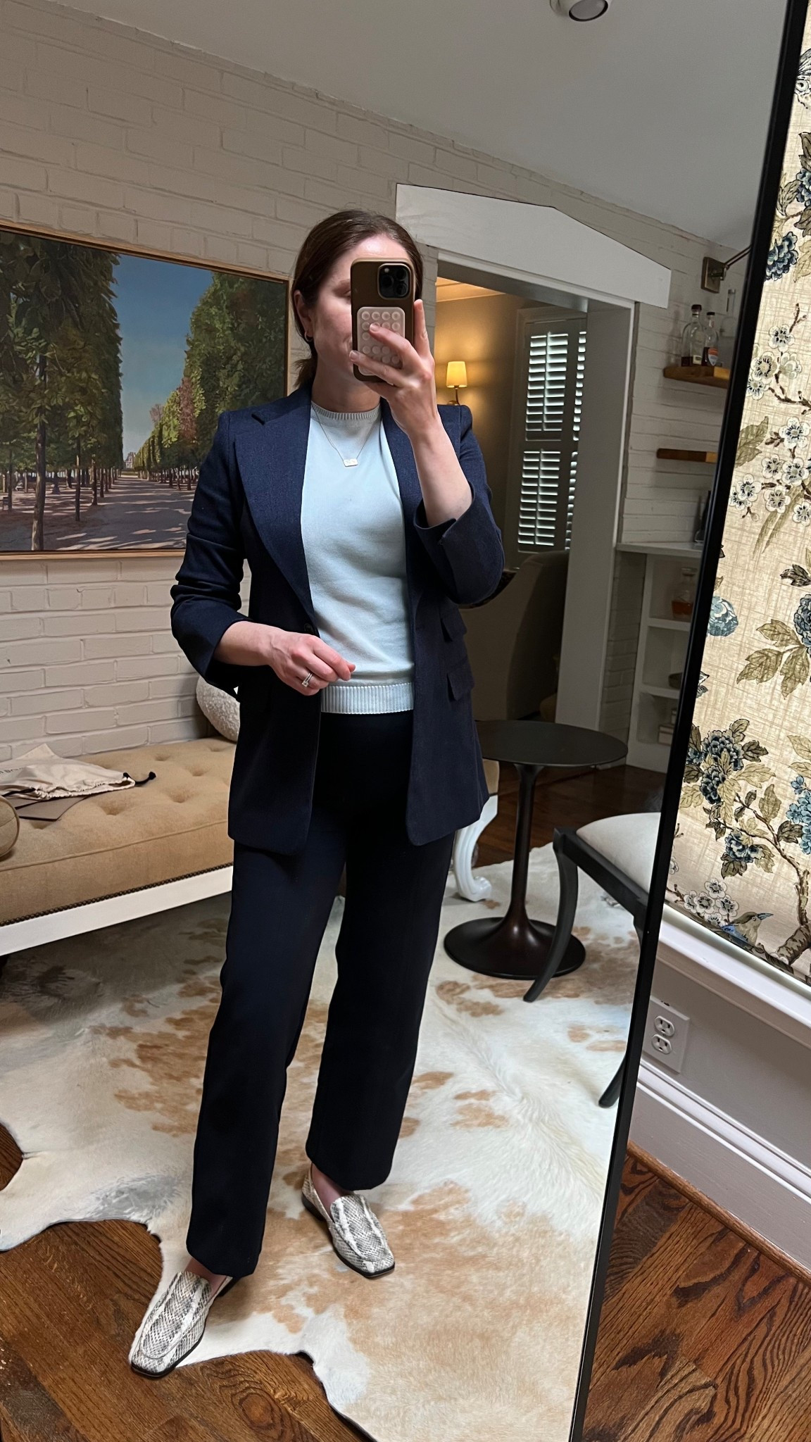 Styling a suit for the office 

Julia Amory Tippi Top
Banana Republic pants
Banana Republic blazer (old)
Dolce vita loafers

Office outfit

#LTKWorkwear #LTKSeasonal