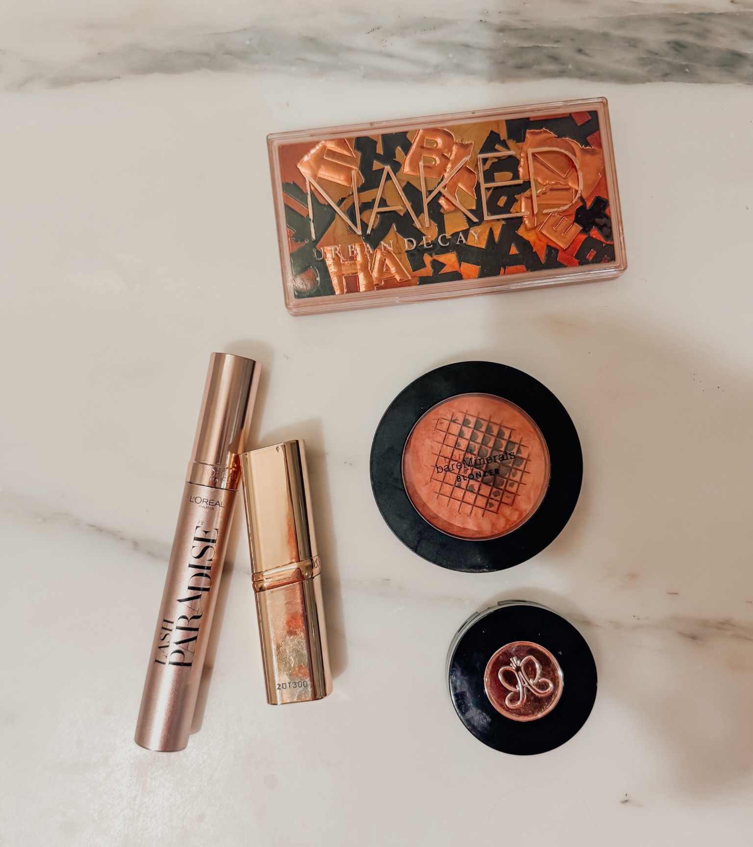 Everyday makeup is very minimal for me but these are my tried and true favorites ever!

Mascara in Blackest Black
Eyebrow powder on Soft Brown
Blush in Kiss of Pink
Lipstick in Tropical Coral


#LTKBeauty #LTKFindsUnder50 #LTKSaleAlert