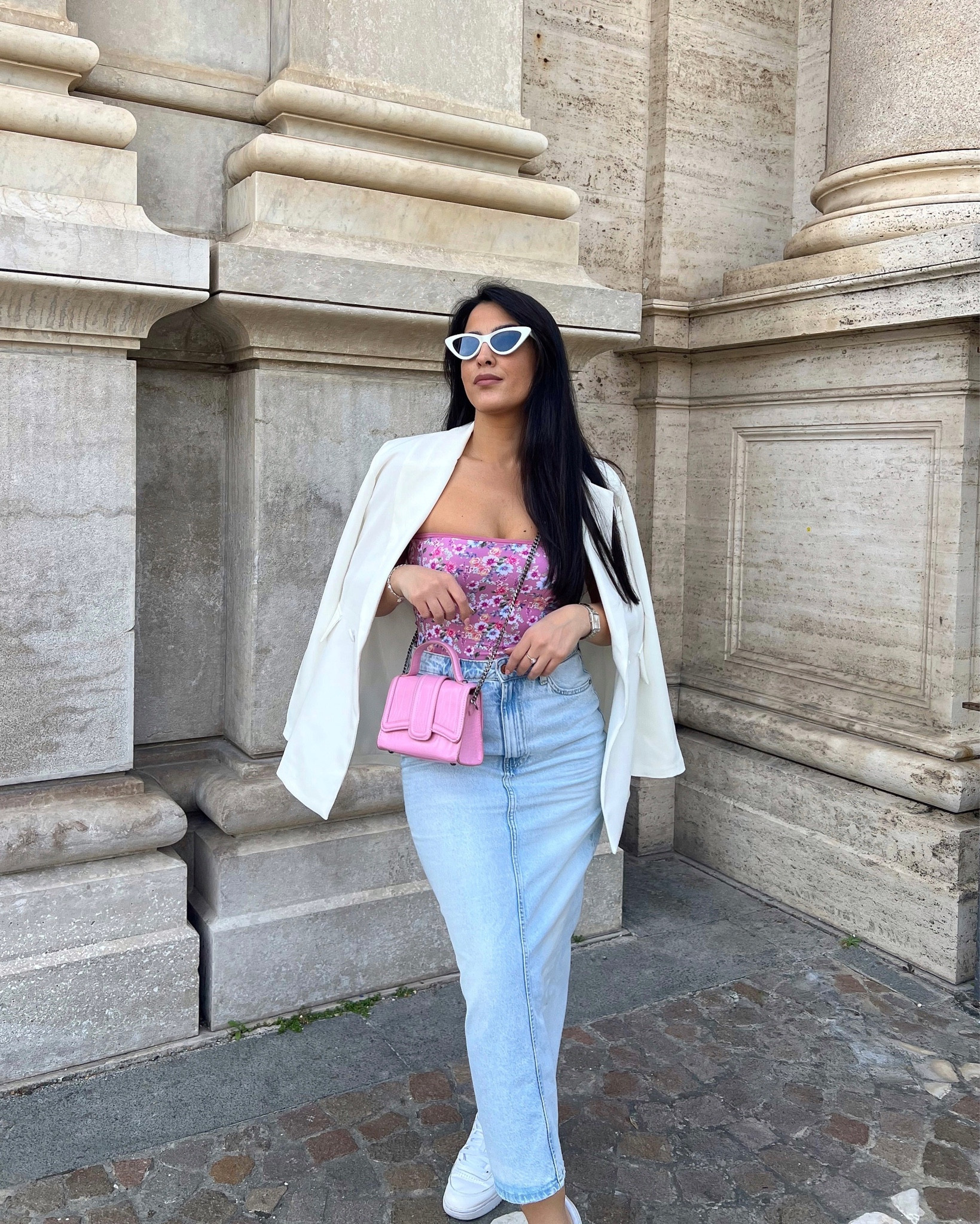 Abbinato ad una denim skirt e blazer bianco mi fa impazzire ☀️

outfit inspiration, summer style, midi denim skirt, top floreale, borsa rosa, Mango, H&M, Anelli, ASOS, occhiali da sole cat eye, Aire, Italia. 

#LTKSeasonal #LTKeurope #LTKstyletip