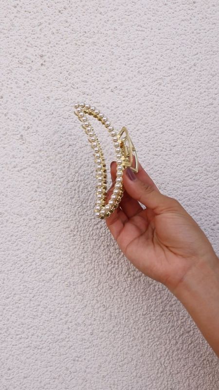 Peals Hair claw clip 

#LTKstyletip #LTKunder50 #LTKbeauty