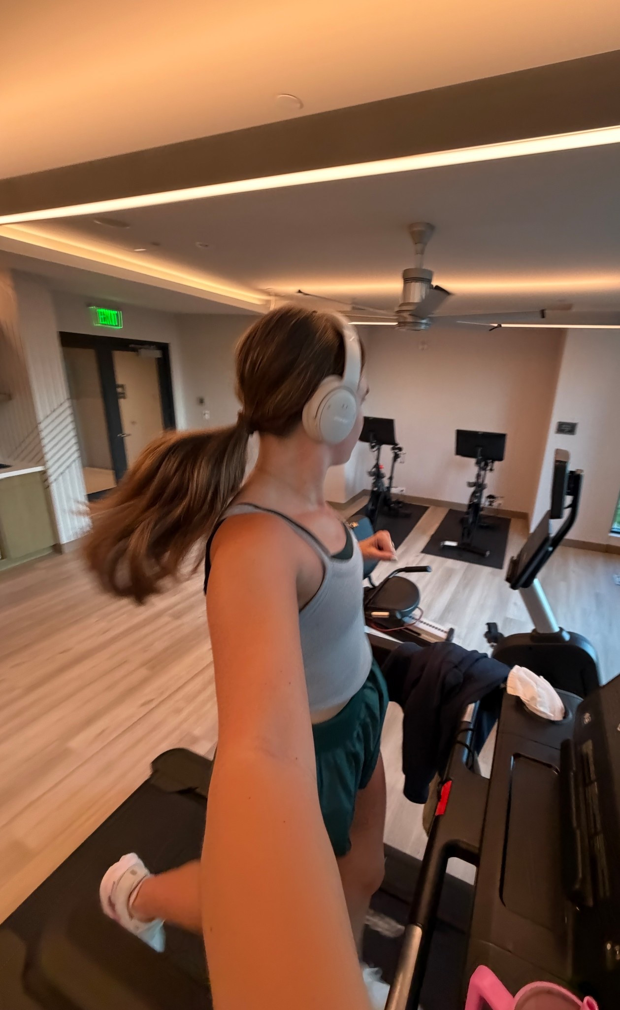 RUN FIT 🍀🤳🏽⭐️

#LTKfitnessgoals #LTKActive #LTKootd