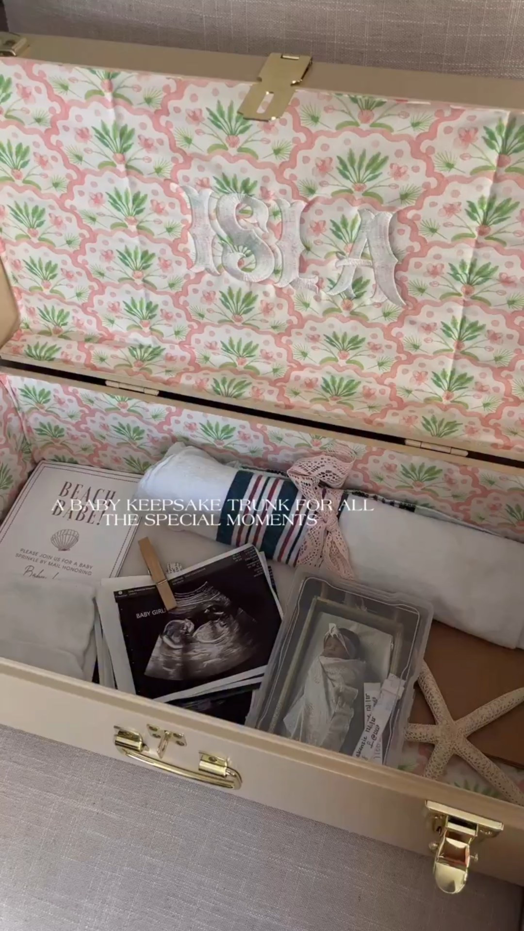 a custom keepsake trunk for your newborn memories 🤍 say TRUNK for 🔗(must be following to receive a dm) 

this beautiful keepsake trunk is something I know we will cherish forever. keeping everything organized is something I’m aiming to do 👏🏼 @petitekeep 

#keepsaketrunk #newborngiftideas #newbornmemories #keepsakegifts #babykeepsake
