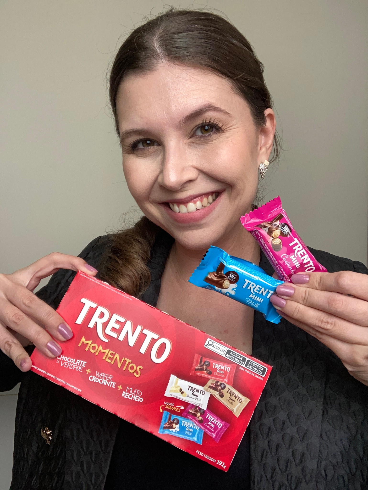 Mais uma dica de Páscoa por aqui, porque dica boa precisa ser compartilhada! 🐰🍫 

A Trento lançou a caixa Trento Momentos com seus deliciosos wafers crocantes, com recheios incríveis e cobertos com chocolate! 
E nessa caixa tem 2 novos sabores de Trento: o Trento mini Milk e o Trento mini Castanha! 😍 

Bora aproveitar esse lançamento para deixar sua Páscoa mais gostosa, compartilhando Trento e os bons momentos com quem você gosta! 🐰

#trento #dicadepáscoa #renatacarbonero #DesafioLTKCon2024

#LTKfamily #LTKbrasil
