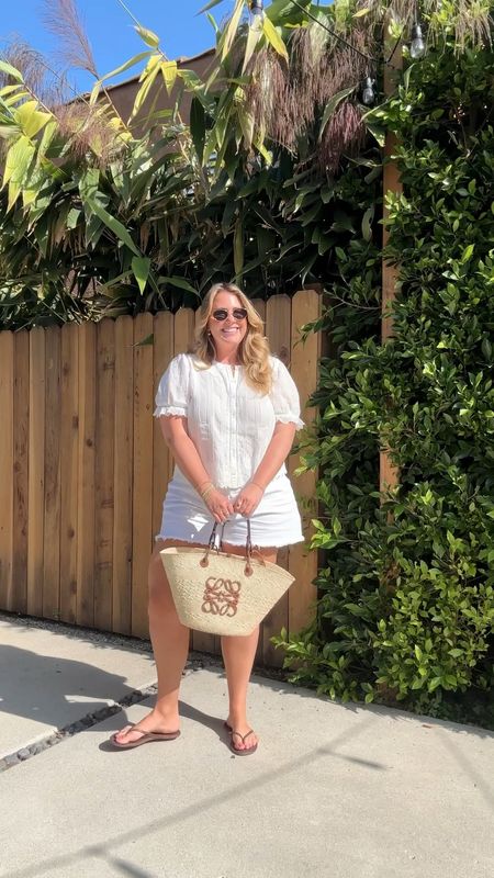 summer whites 🤍🤍🤍

Top: size XL (sadly it’s sold out online but I found it in my local Gap store with plenty of stock! I linked the tank version!)
Shorts: size 34 (I sized up so they are baggy which I love!)

#LTKPlusSize #LTKMidsize #LTKFindsUnder100
