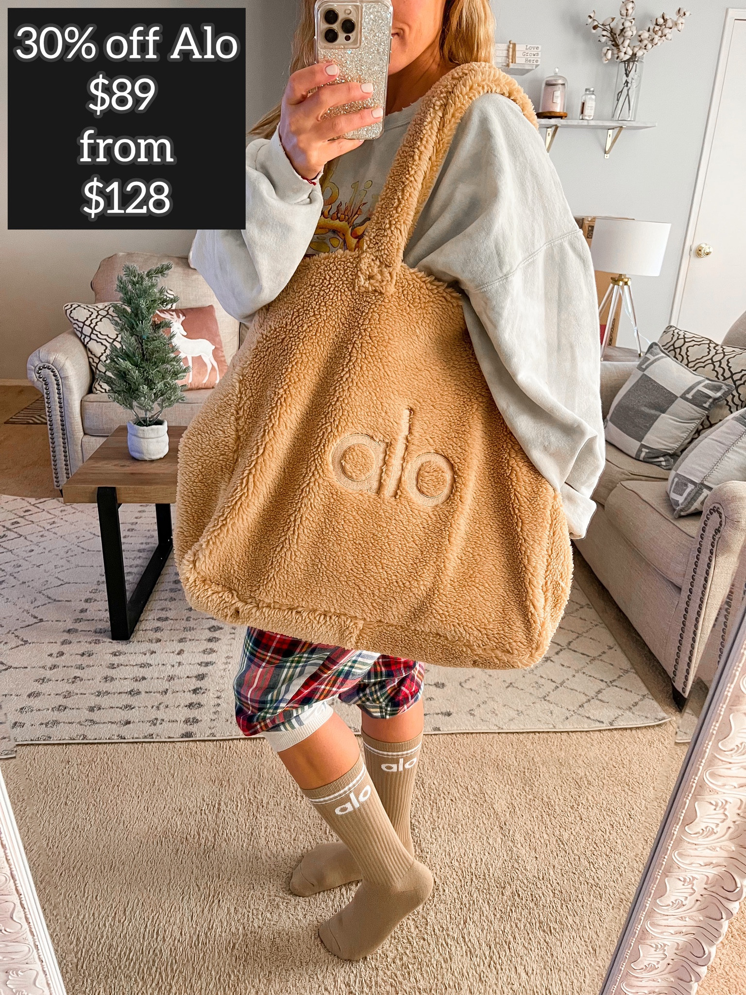 【Alo Yoga】 FOXY SHERPA TOTE FOG トートバッグ Foxy Sherpa Tote - Fog curated on LTK