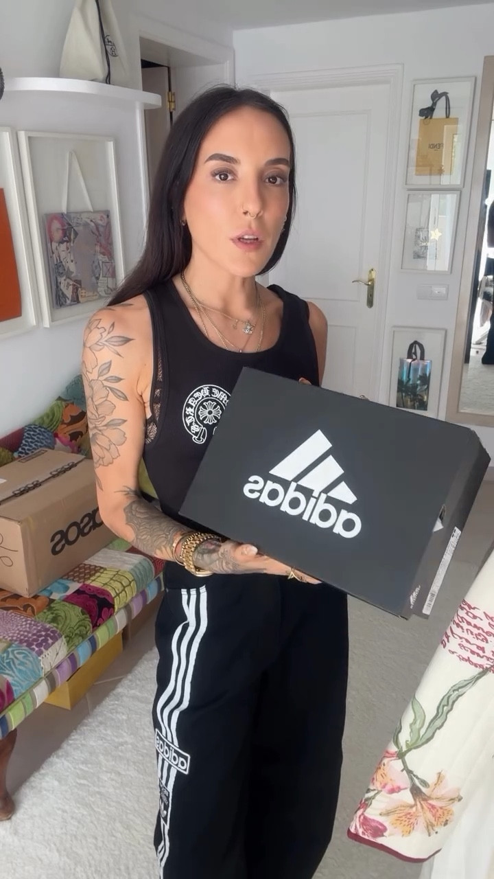 About time for that @asos haul 💁🏻‍♀️
#tryonhaul #haul #asos #adidas #chromehearts #shopping #fashion #styling #style #shoppingonline