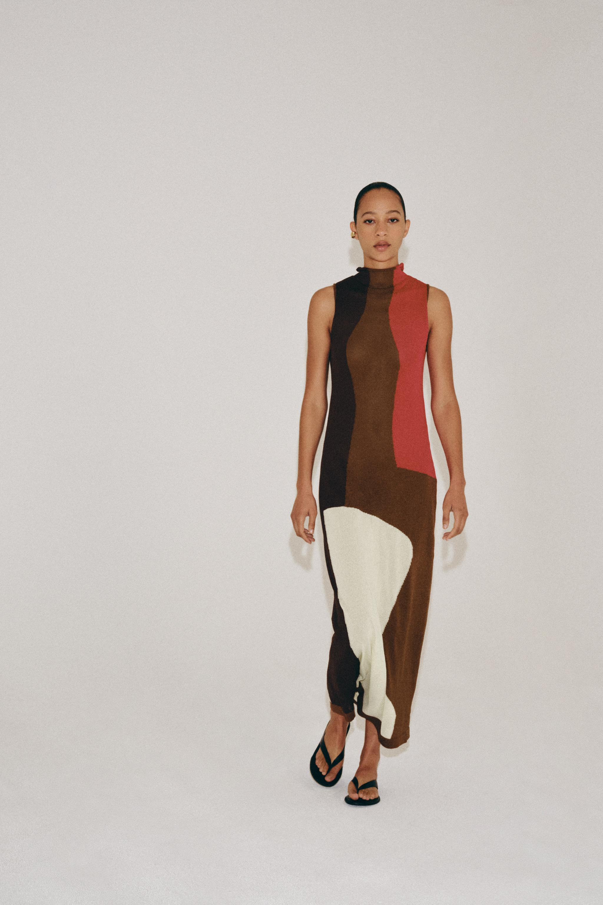 Sleeveless long dress with a high neck. | Zara IT