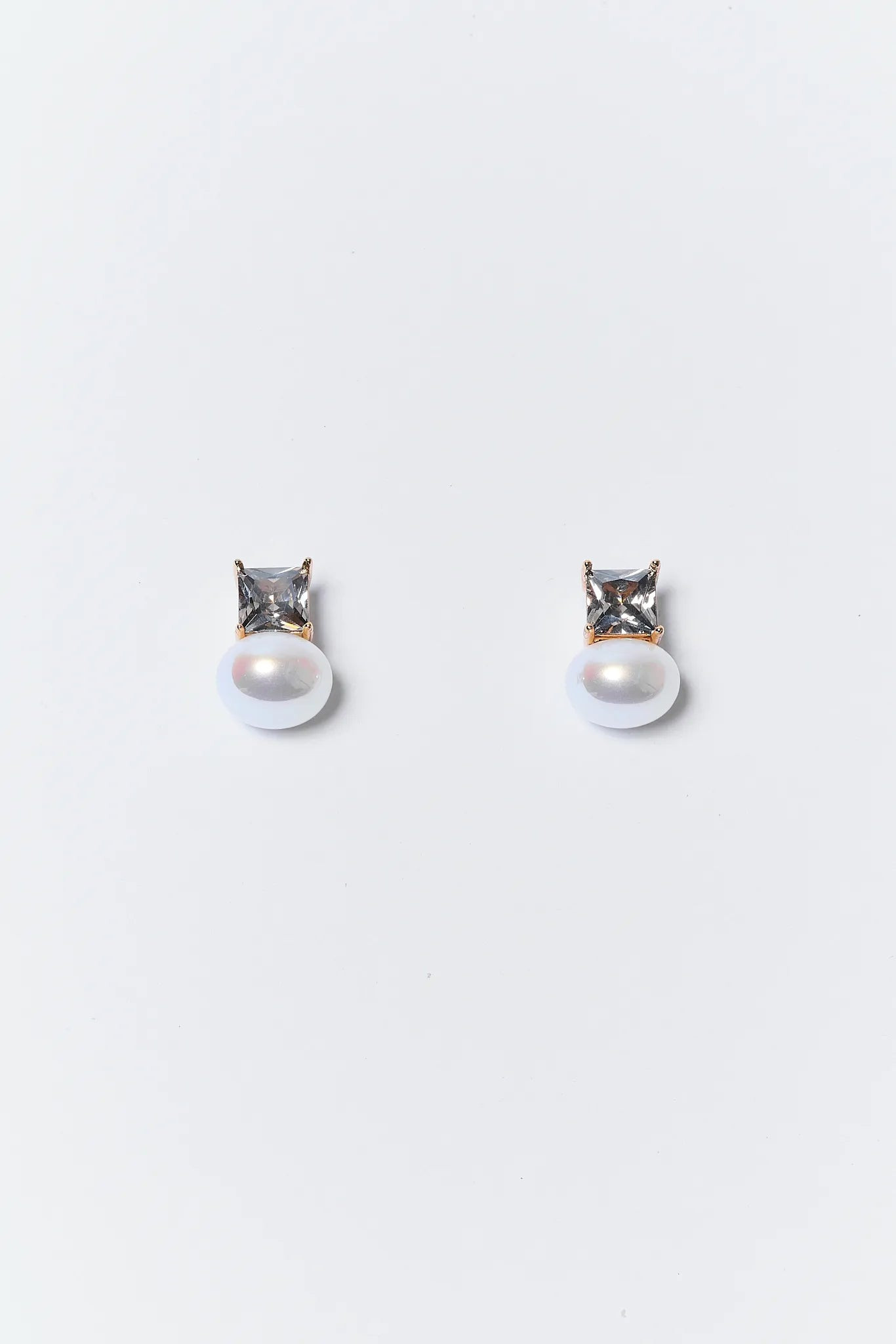Lucy Pearl and Crystal Earrings | Avara