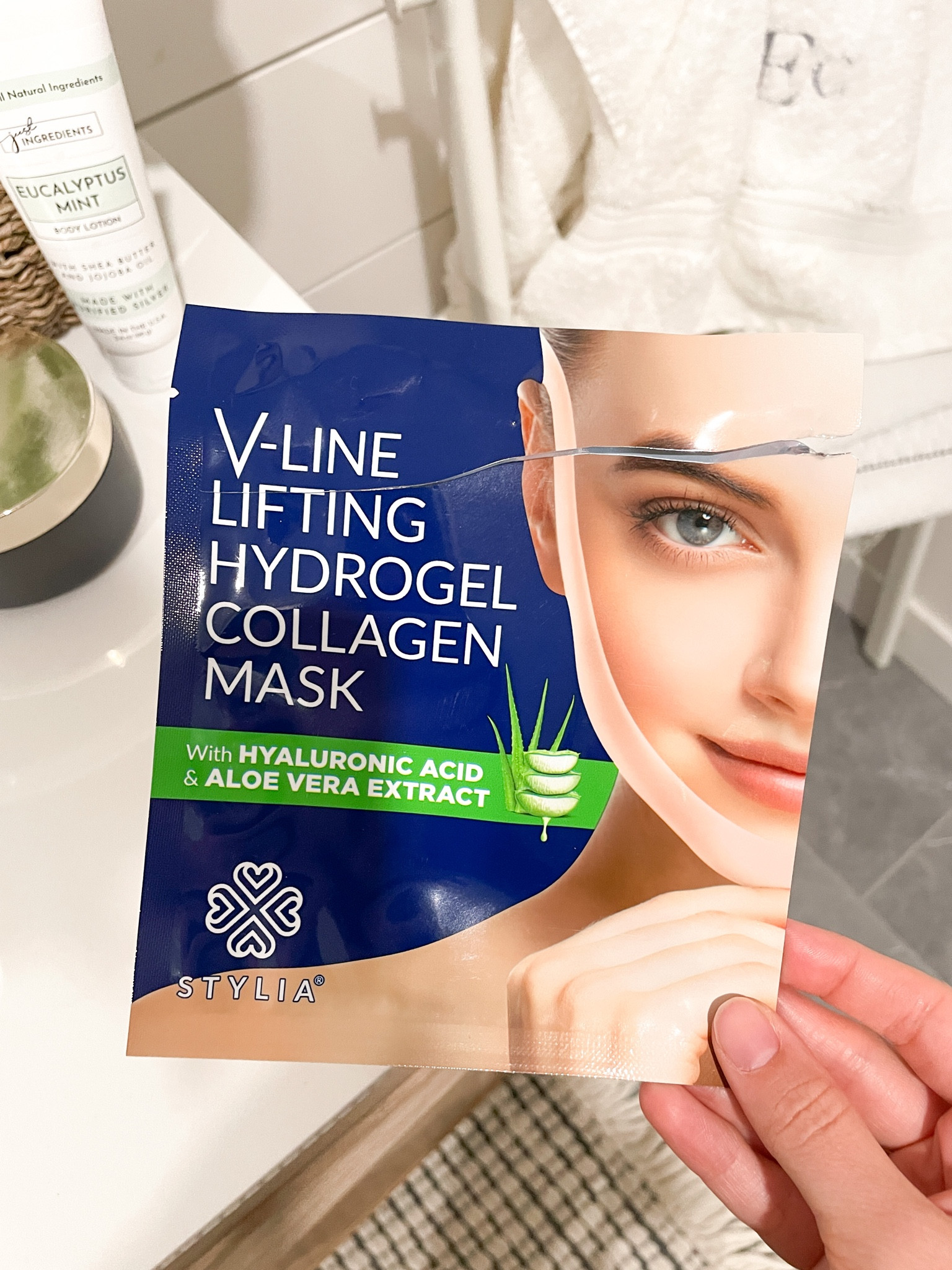 Amazon double chin eraser! Face mask, collagen mask, double chin mask

#LTKbeauty #LTKunder50