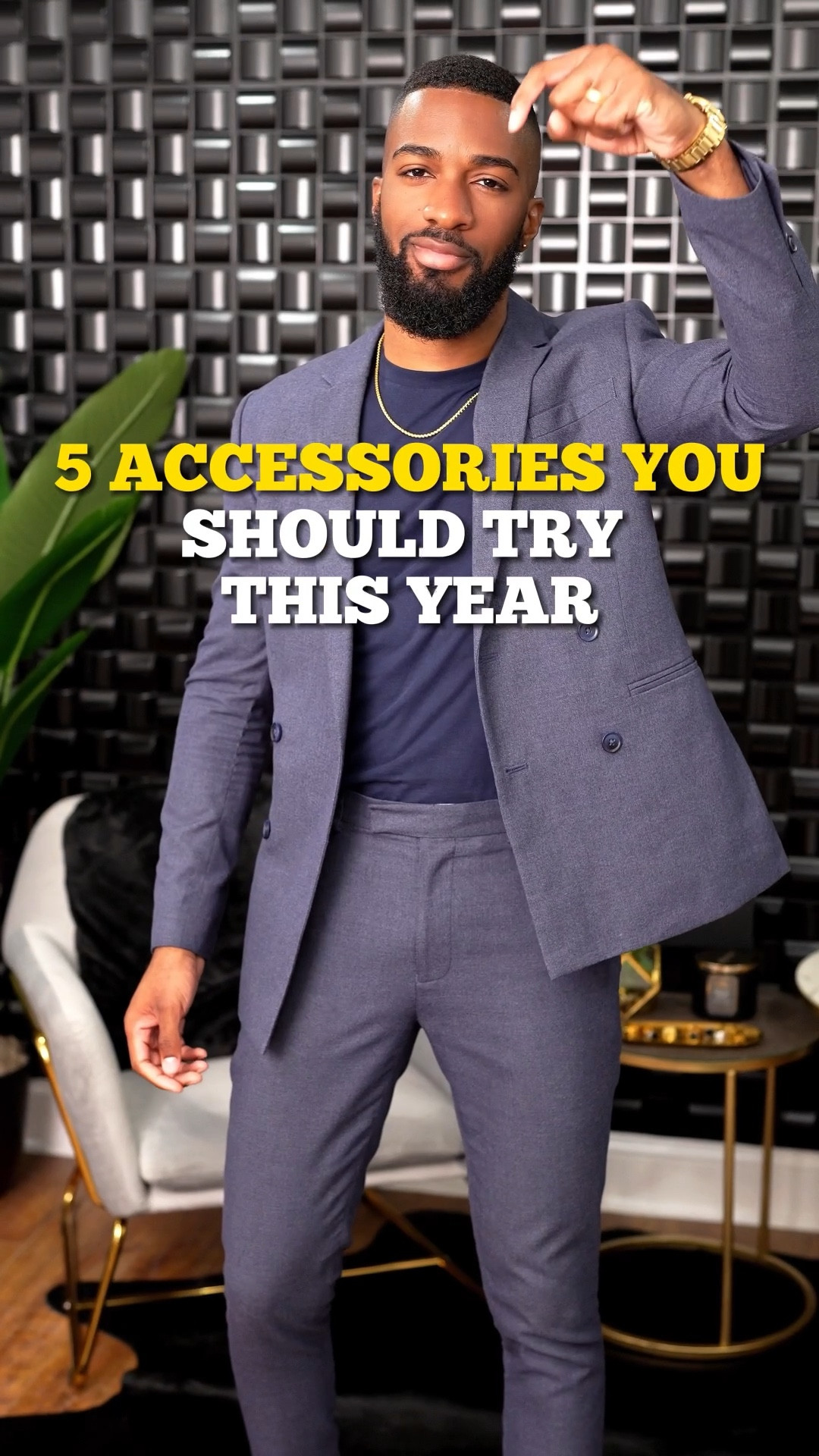 If you’re trying to elevate your style this year, accessories are an EASY place to start. Here are 5 accessories that will add that perfect touch to your outfits. 