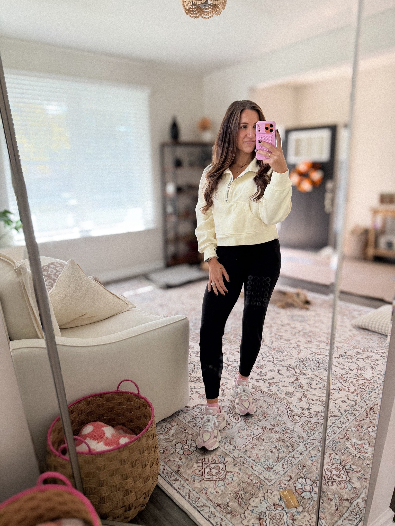 comfy mom OOTD 

#LTKActive #LTKShoeCrush #LTKStyleTip