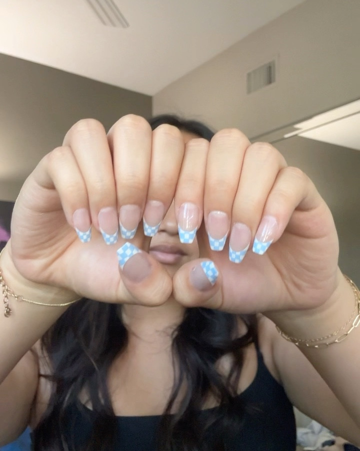 #1 press on advocate until the day i die

THE CUTEST SUMMER NAILS EVERRR HELLO? from Kiss cosmetics sold at Ulta!

xoxo, jo